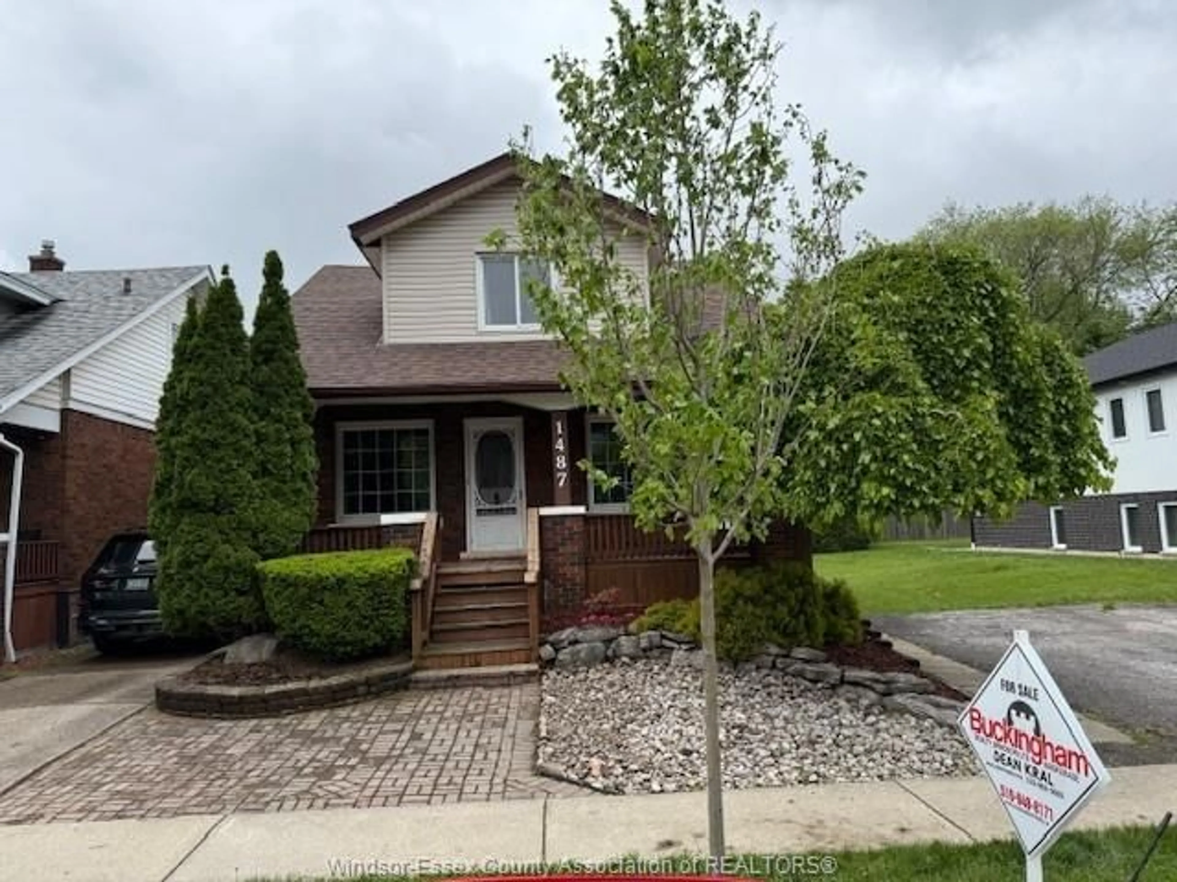 Home with brick exterior material, street for 1487 WESTCOTT, Windsor Ontario N8Y 4C3