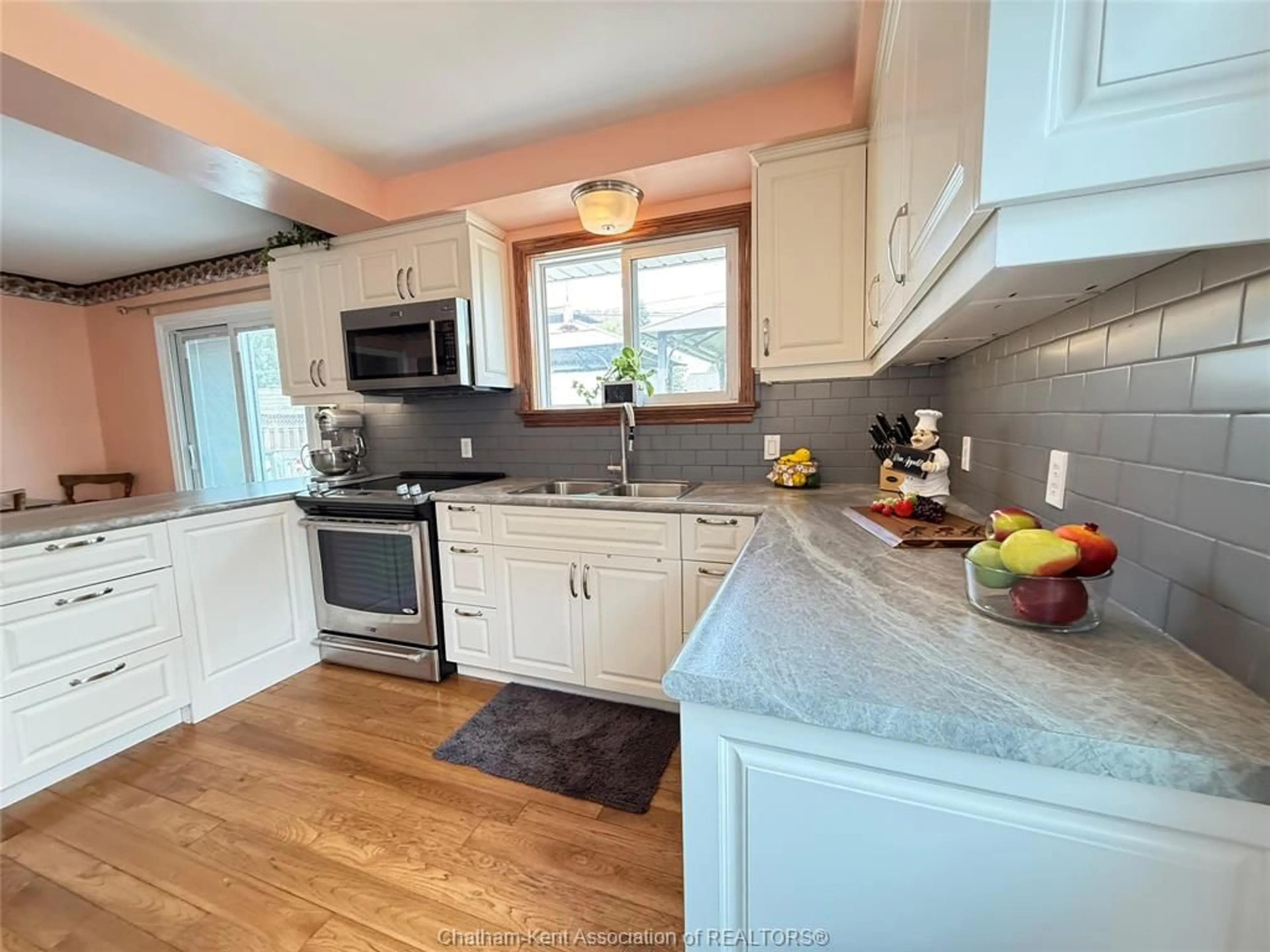 Open concept kitchen, ceramic/tile floor for 47B YORK St, Ridgetown Ontario N0P 2C0