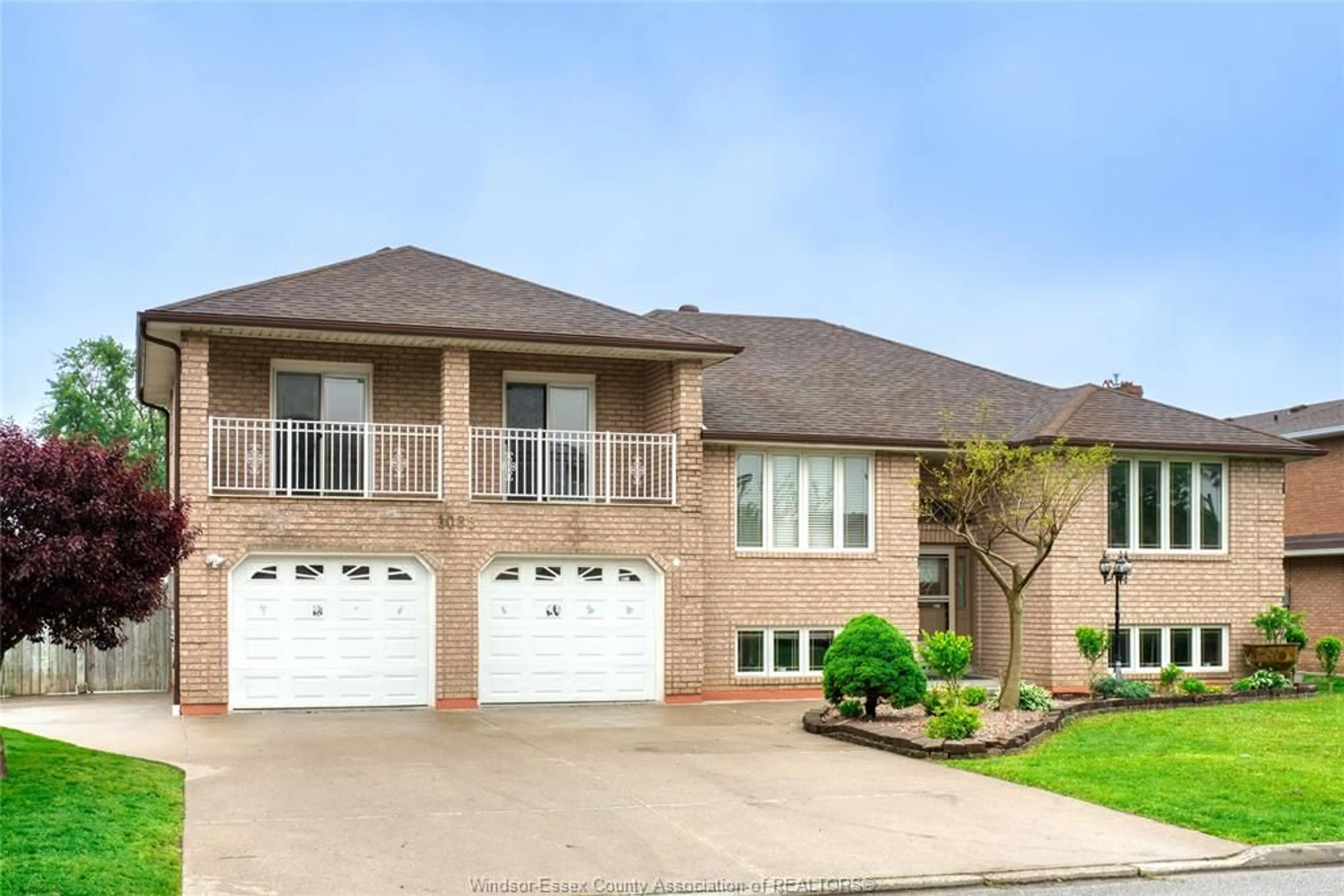 Home with brick exterior material, street for 1085 Waverly, Windsor Ontario N8X 4X1