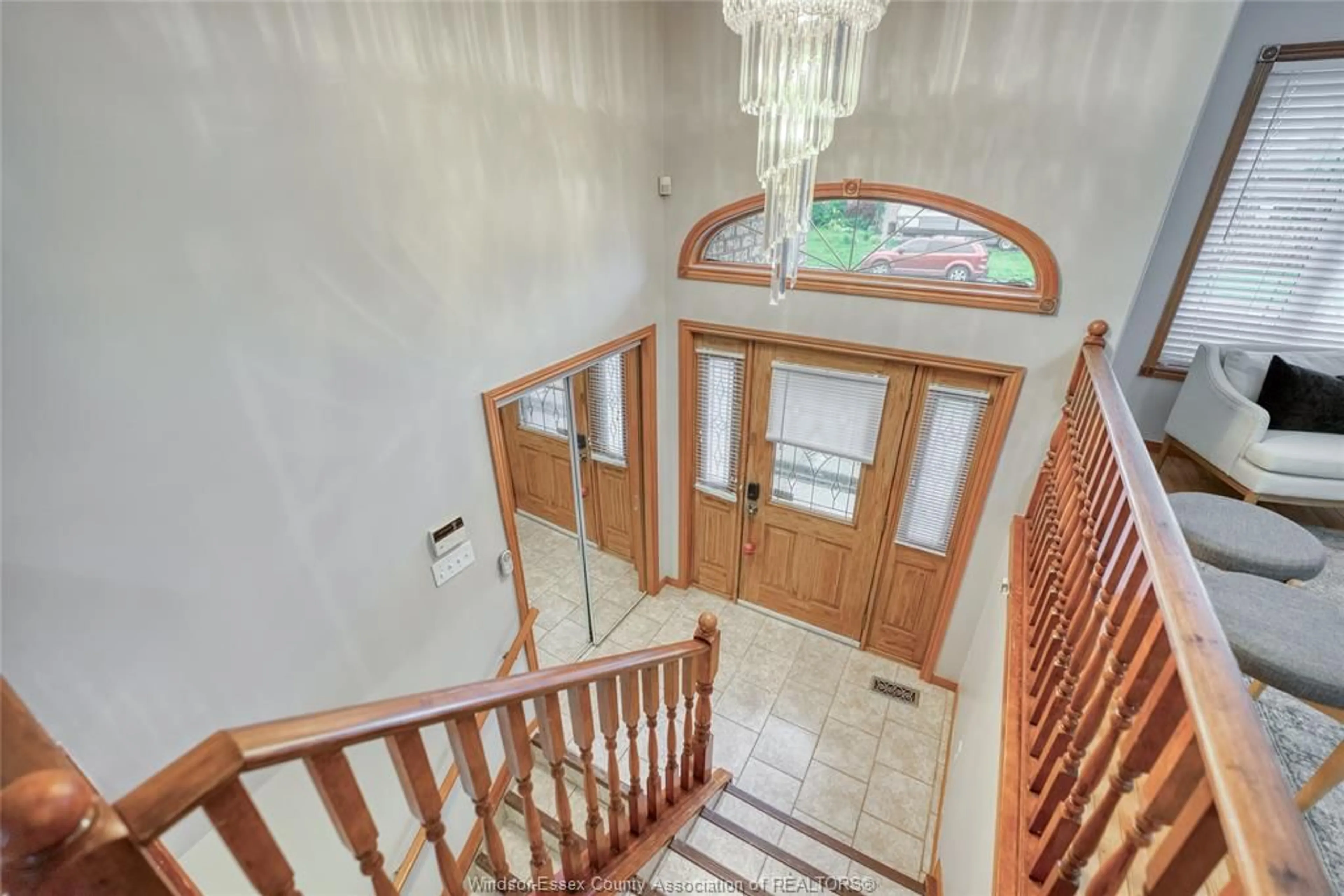 Indoor foyer for 1085 Waverly, Windsor Ontario N8X 4X1