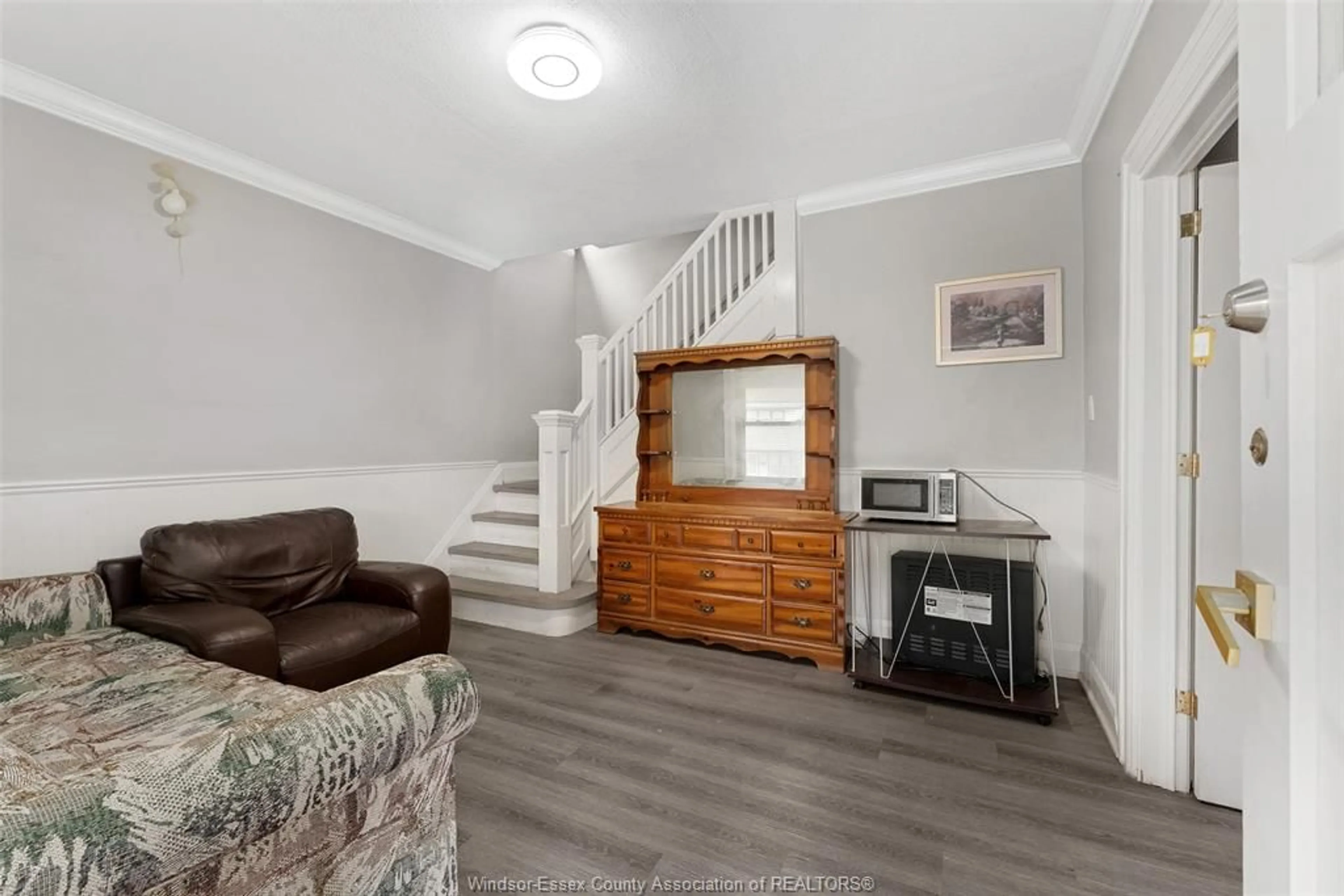 Living room with furniture, unknown for 384 GROVE AVENUE, Windsor Ontario N9A 6E9