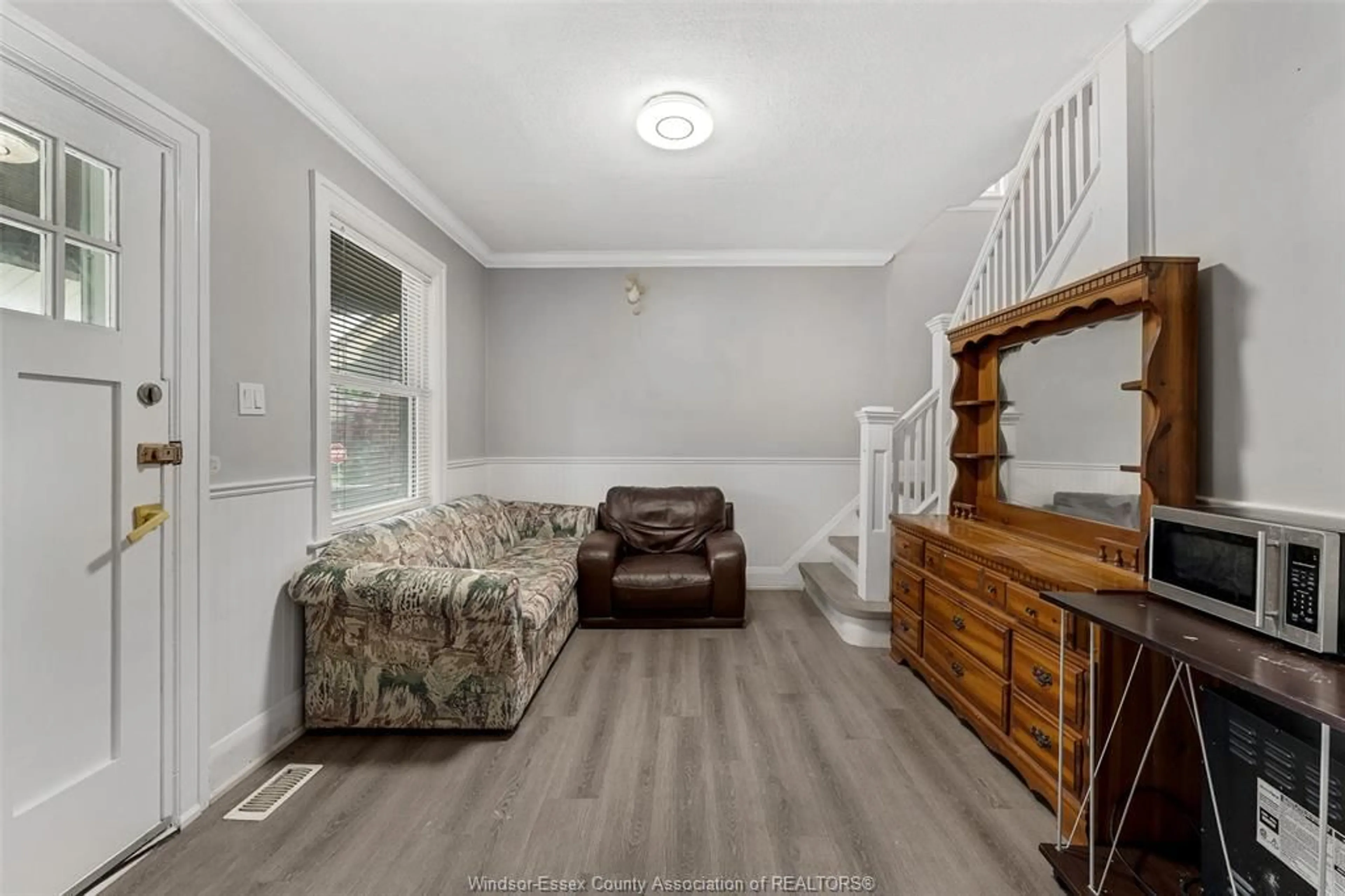 Living room with furniture, unknown for 384 GROVE AVENUE, Windsor Ontario N9A 6E9