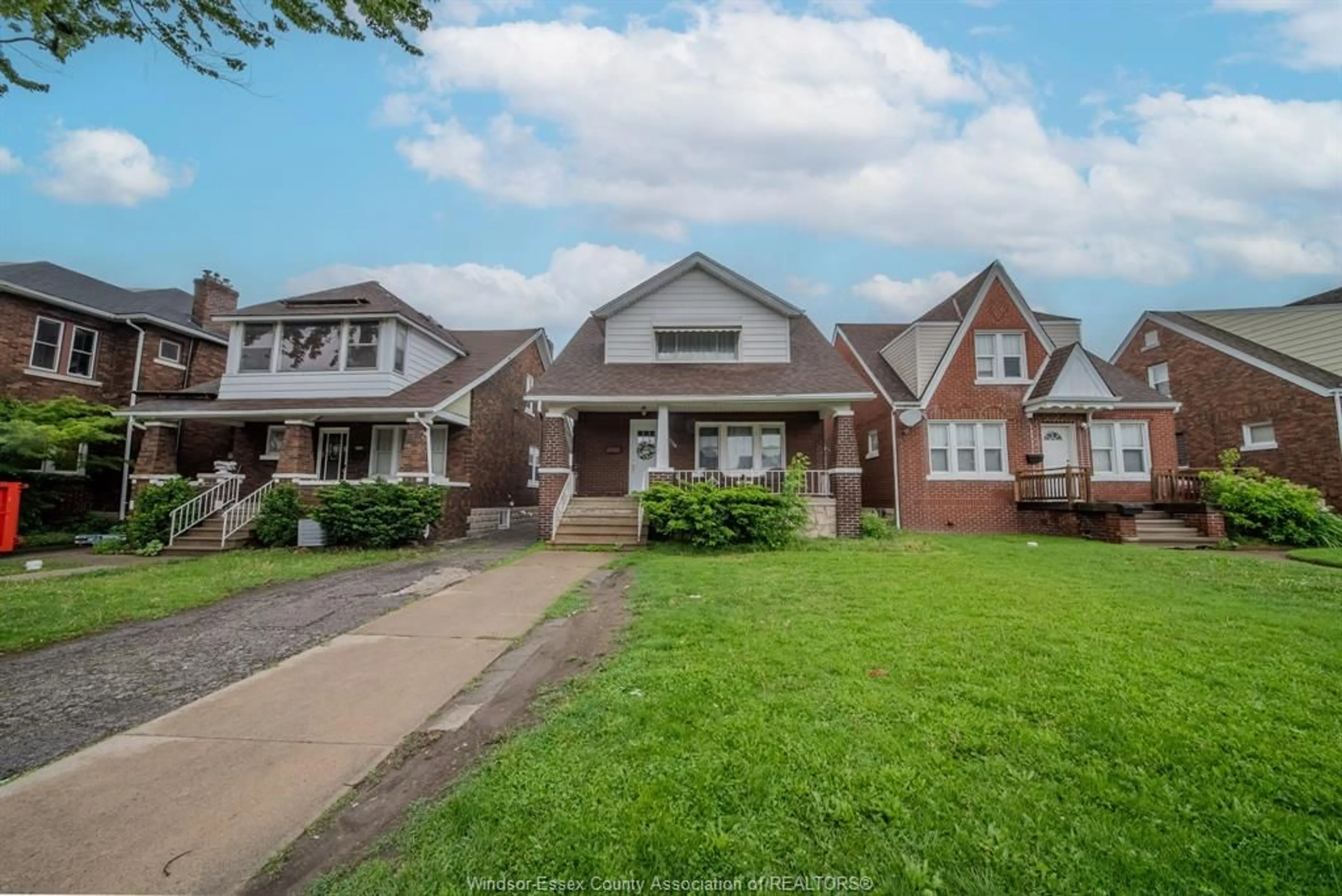Home with brick exterior material, street for 1356 PARENT Ave, Windsor Ontario N8X 4J3