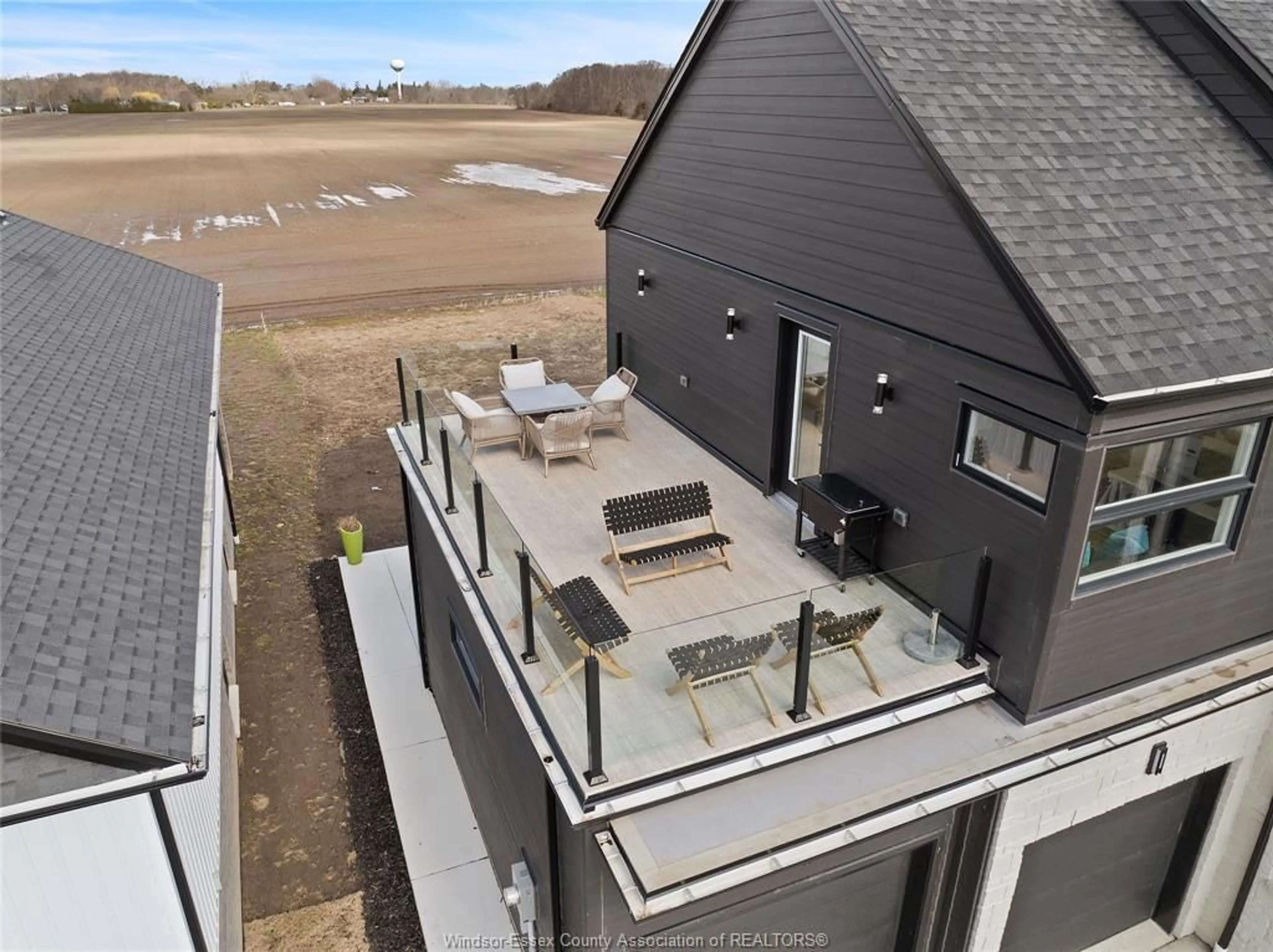 A pic from outside/outdoor area/front of a property/back of a property/a pic from drone, water/lake/river/ocean view for 345 CONCESSION LINE 1, Wheatley Ontario N0P 2P0