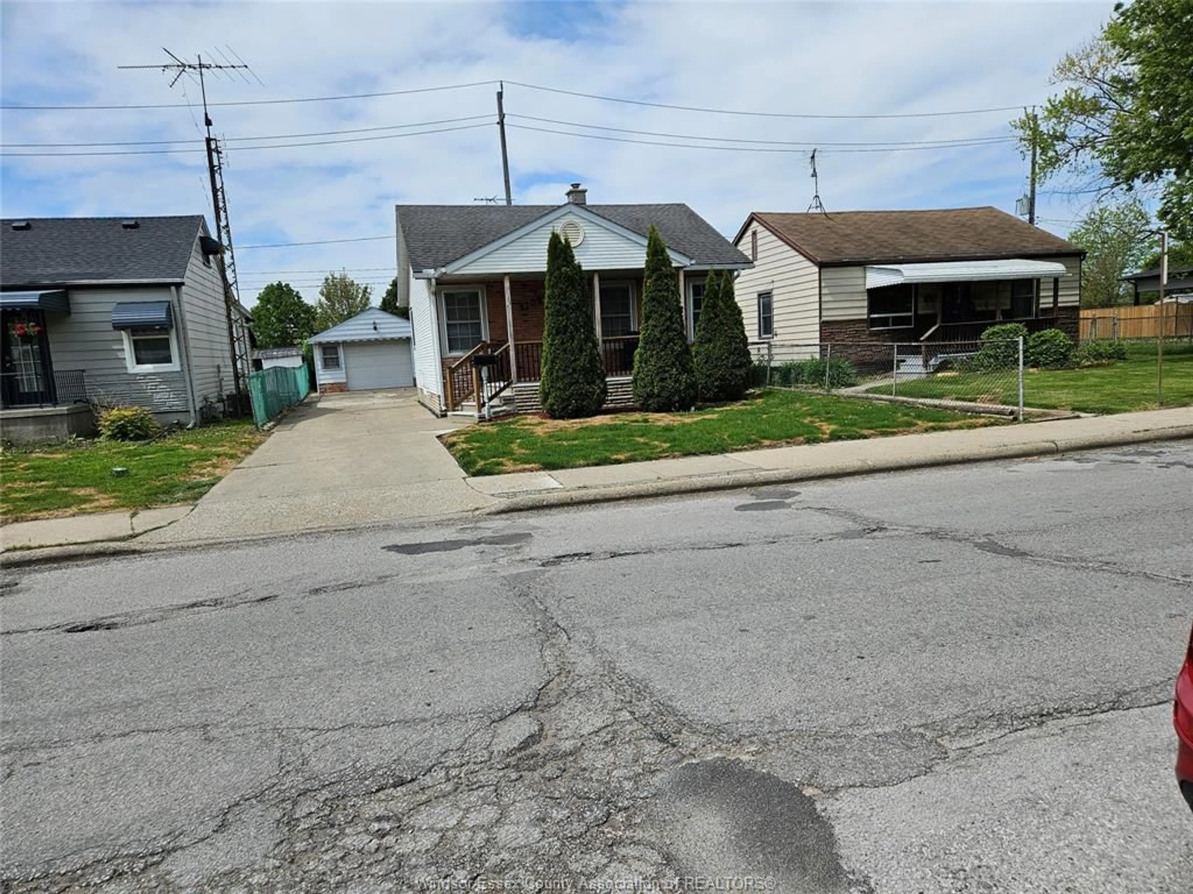 A pic from outside/outdoor area/front of a property/back of a property/a pic from drone, street for 1709 CENTRAL, Windsor Ontario N8Y 3W3