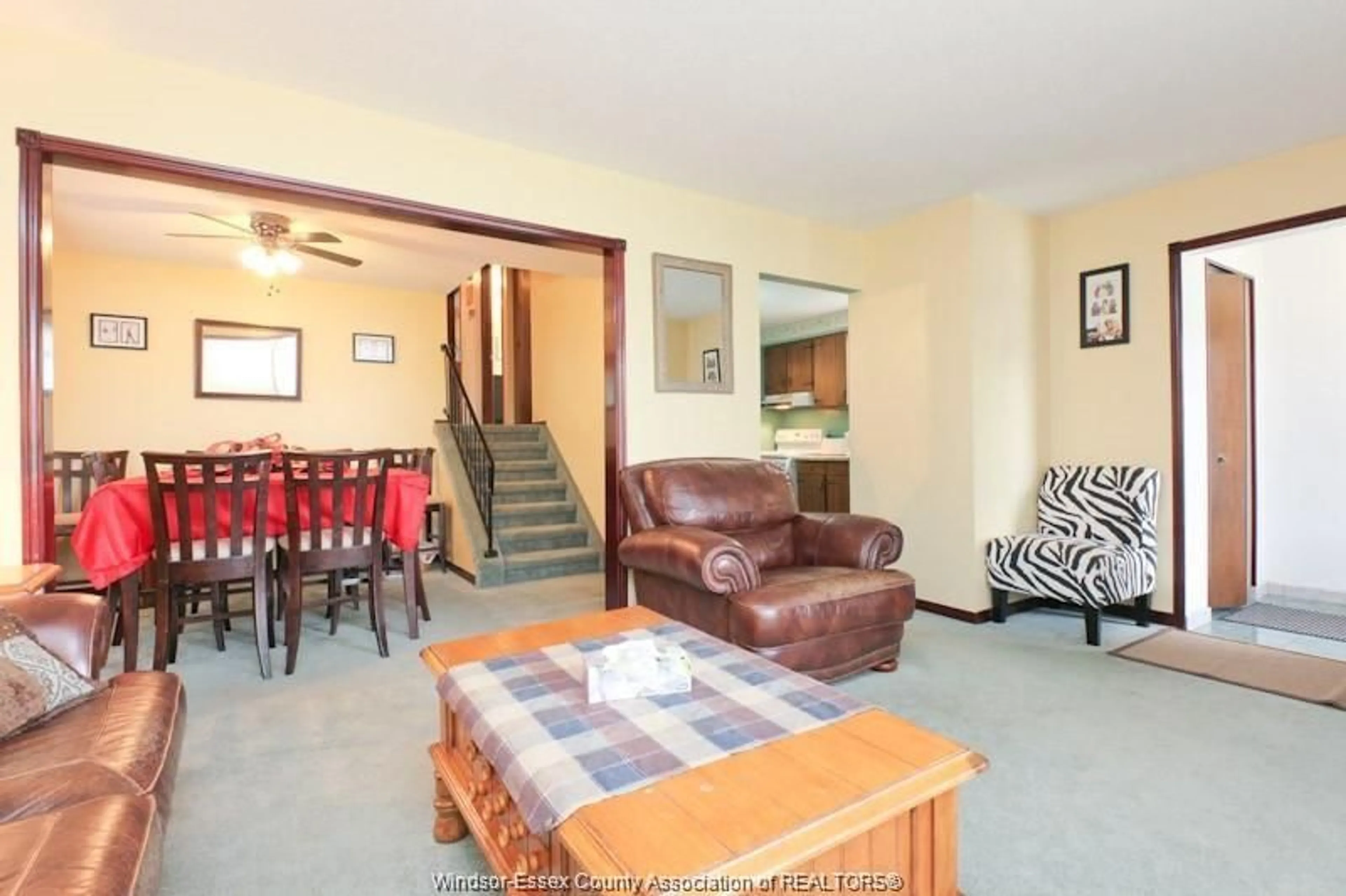 Living room with furniture, unknown for 10342 LONSDALE Cres, Windsor Ontario N8R 2E3