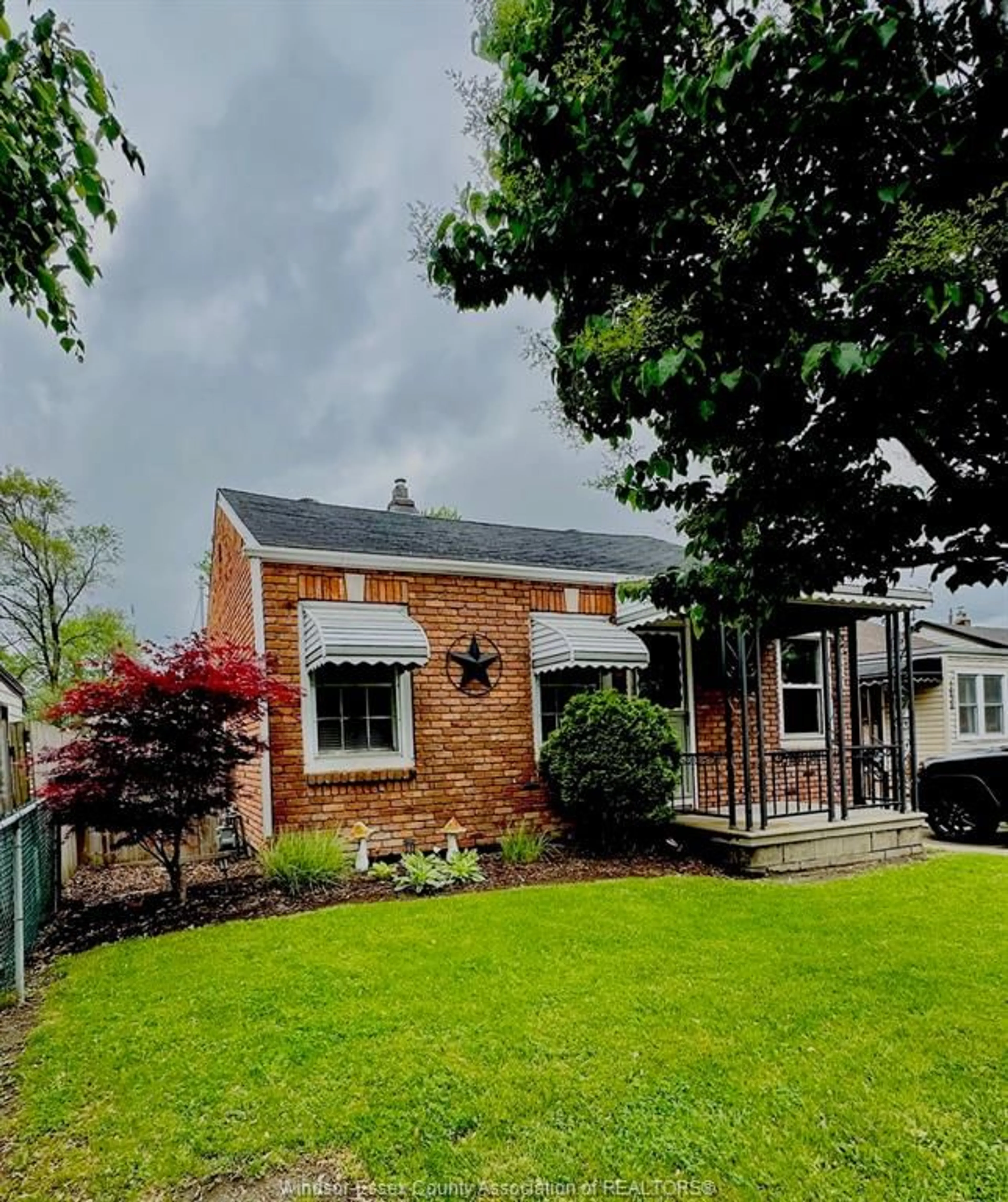 Home with brick exterior material, street for 1624 PRINCE Rd, Windsor Ontario N9C 3B7