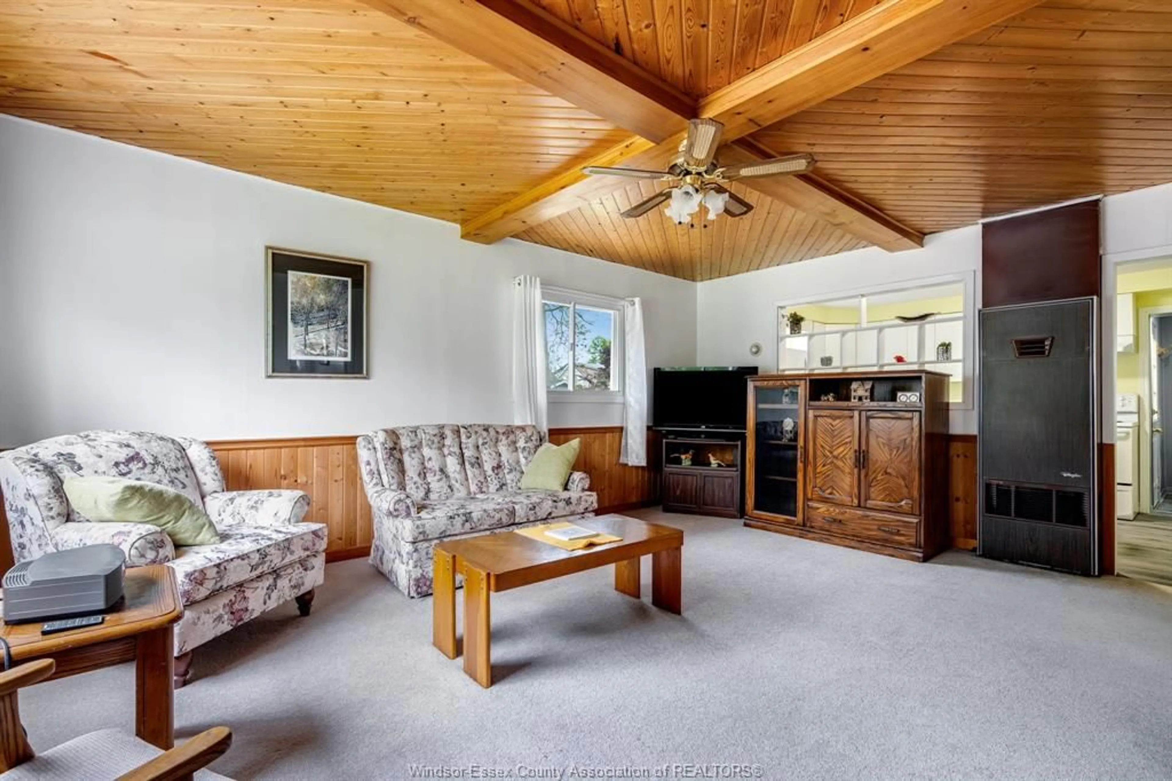 Living room with furniture, unknown for 236 LANSDOWNE Ave, Kingsville Ontario N9Y 1S8