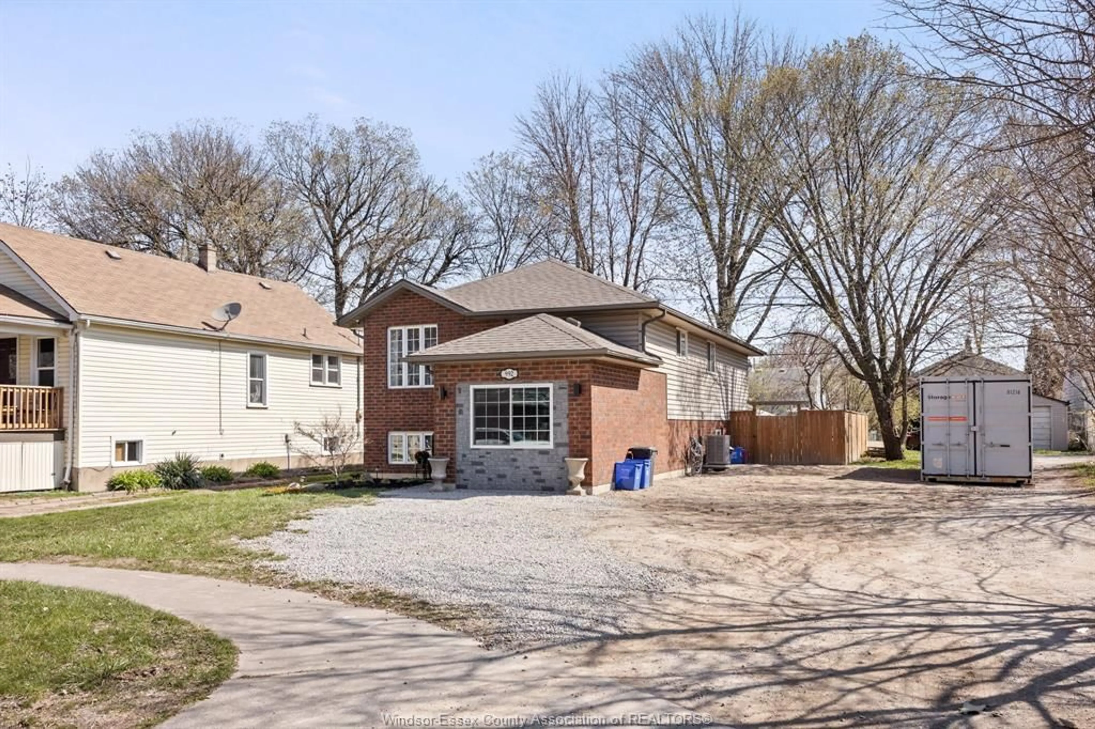 Home with brick exterior material, street for 992 Bridge Ave, Windsor Ontario N9B 2N1