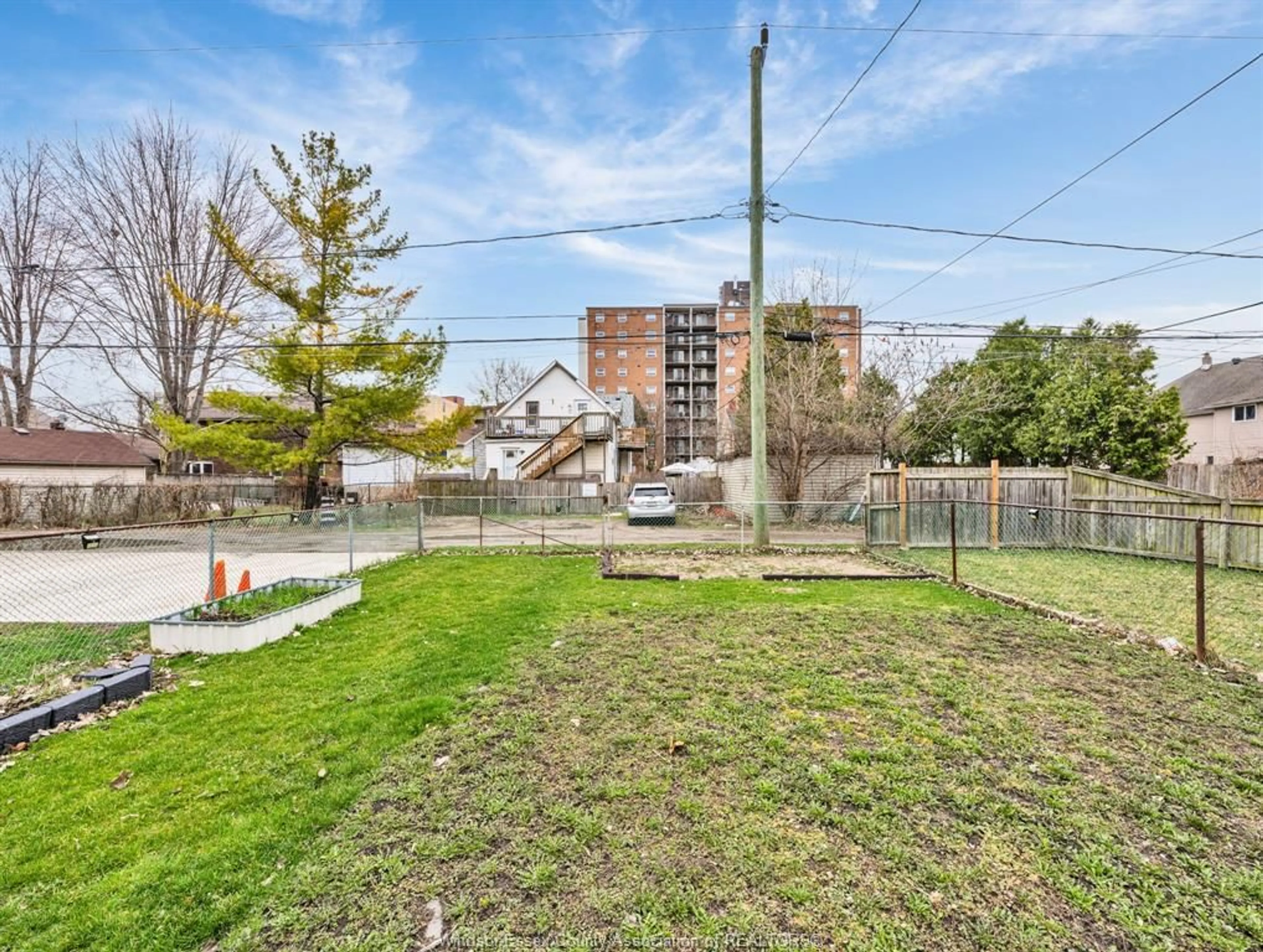 Patio, street for 274 BELLEVIEW, Windsor Ontario N8Y 2V9