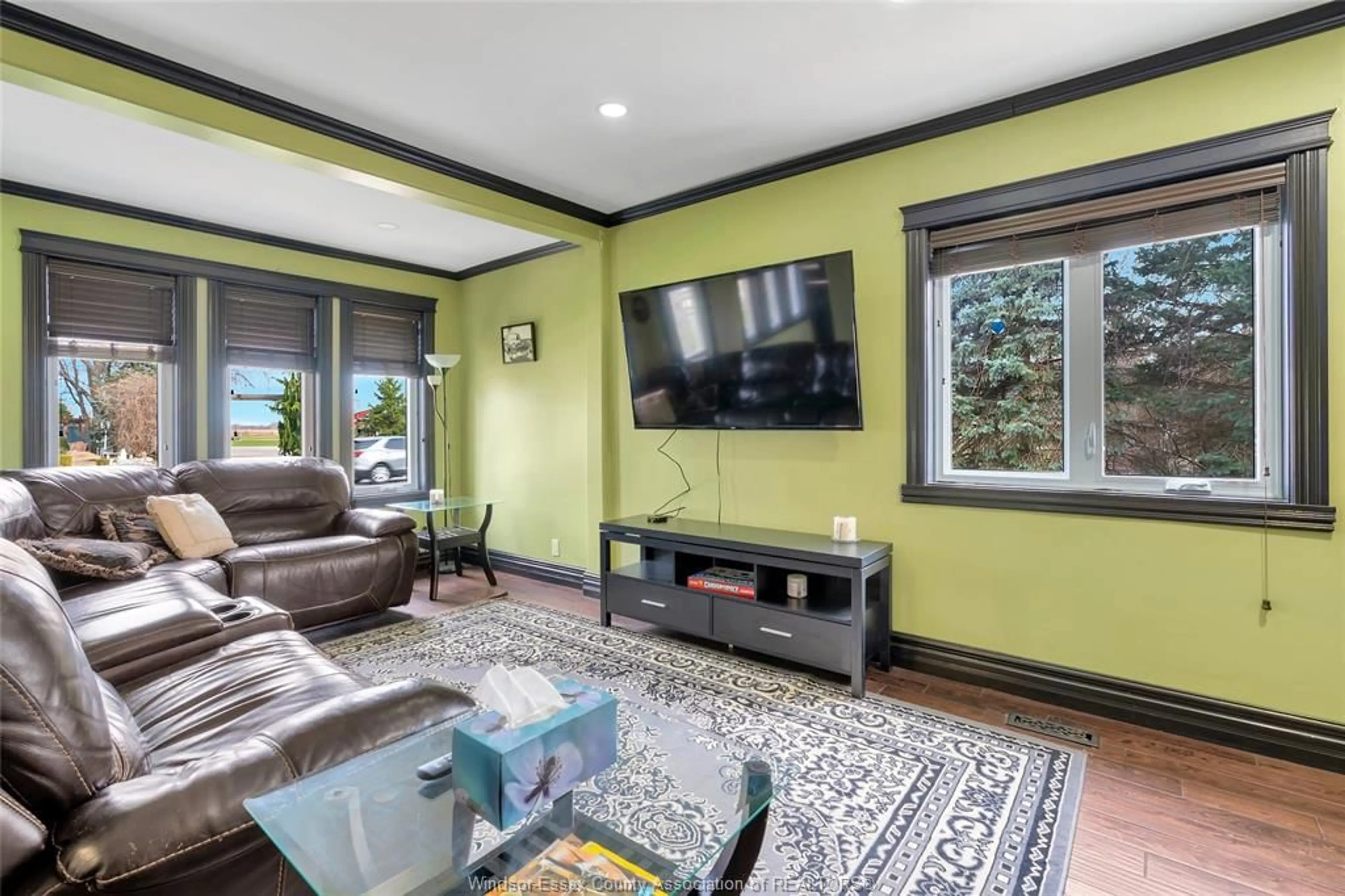 Home theater for 2988 FRONT Rd, LaSalle Ontario N9J 2N9