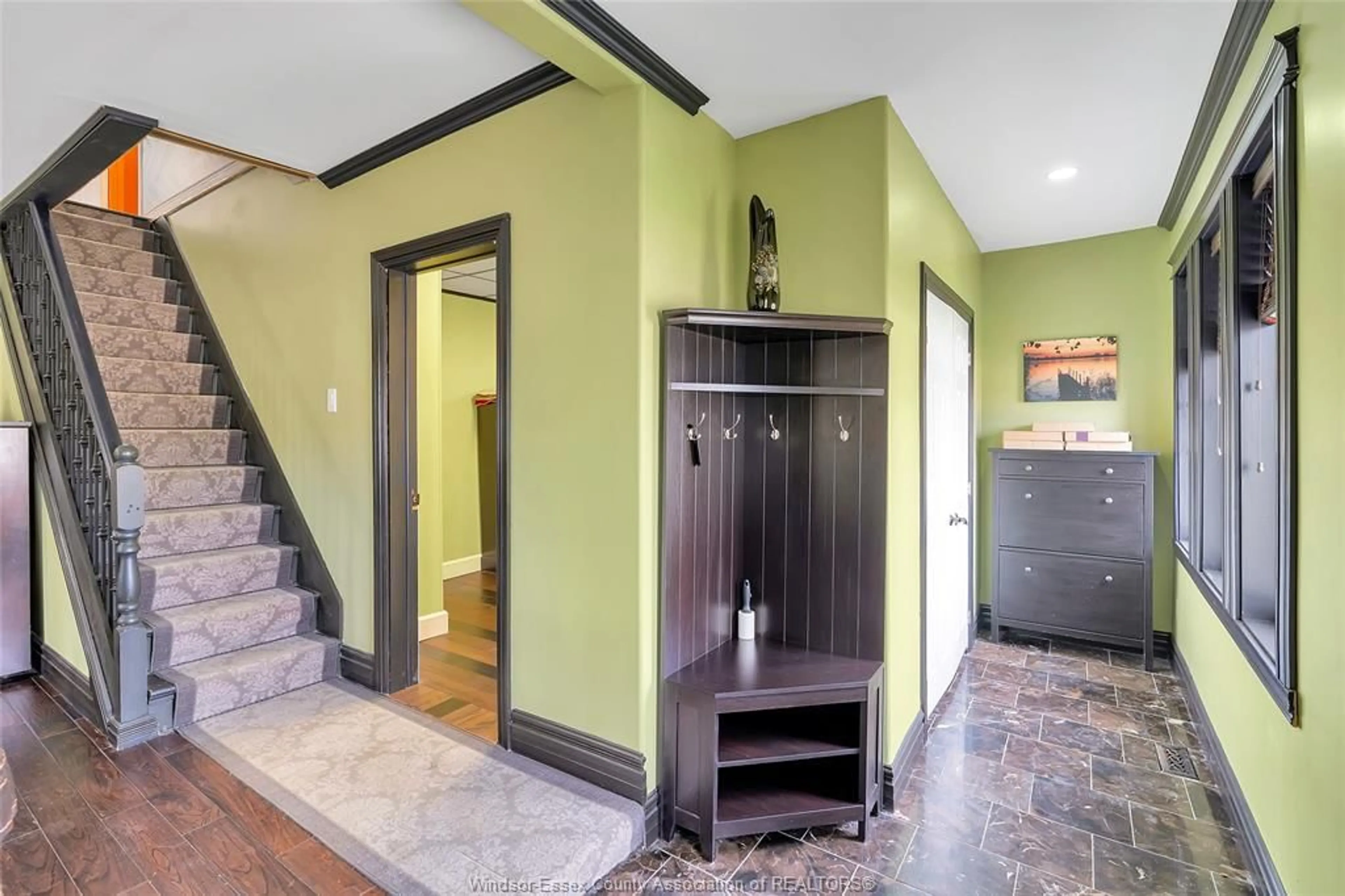 Indoor entryway for 2988 FRONT Rd, LaSalle Ontario N9J 2N9