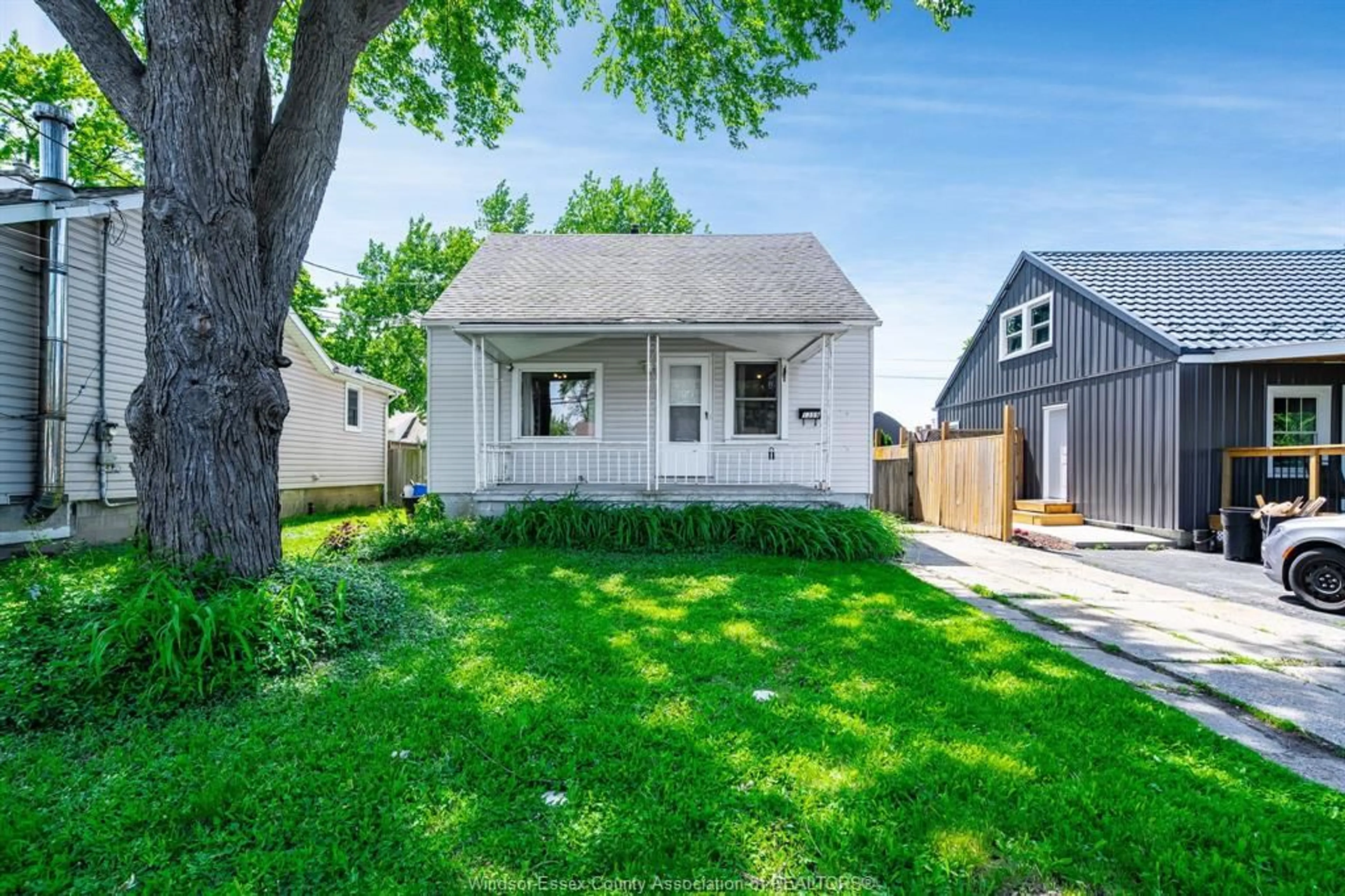 Unknown for 1359 Elm Ave, Windsor Ontario N8X 2B7