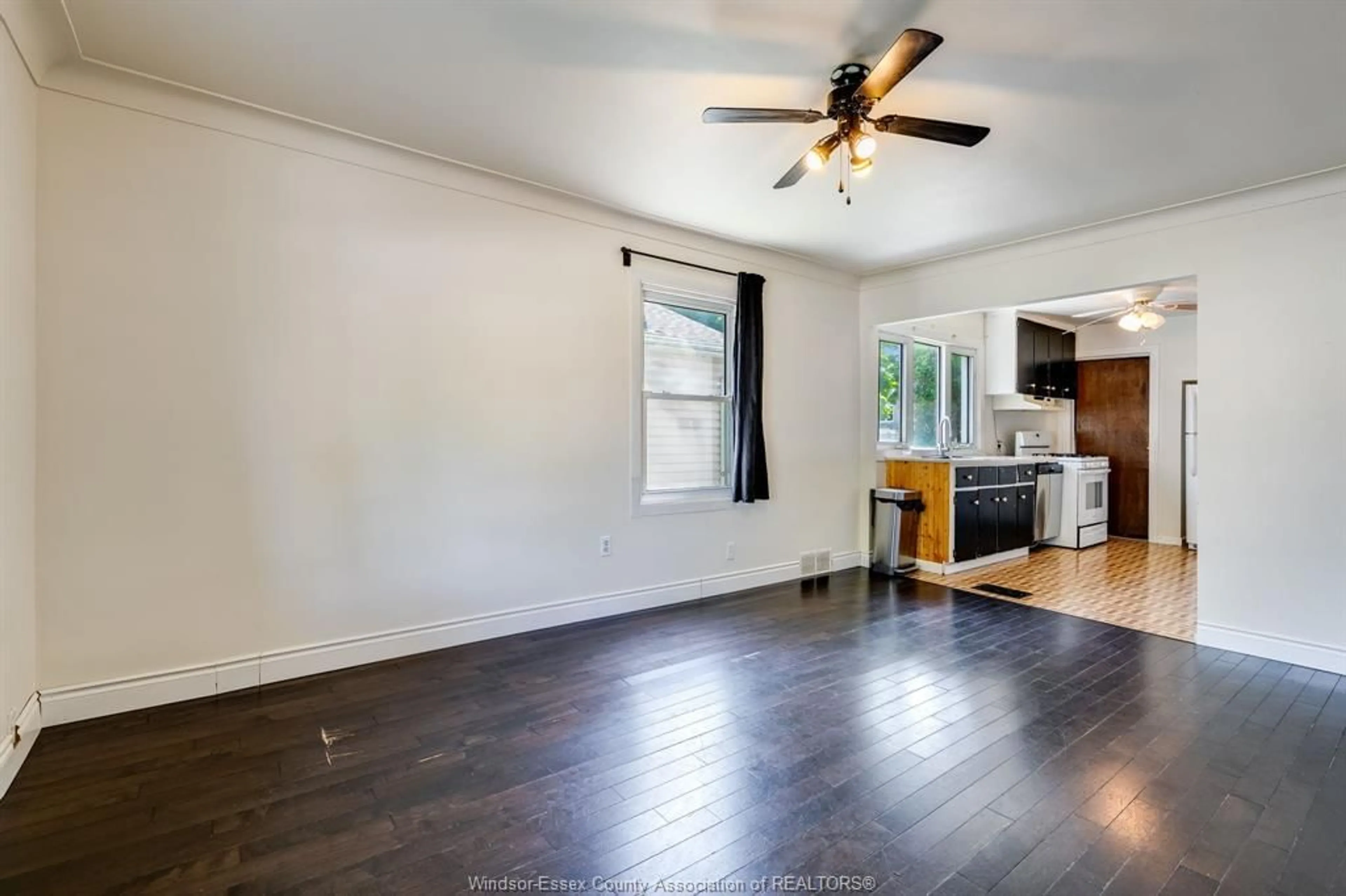 A pic of a room for 1359 Elm Ave, Windsor Ontario N8X 2B7