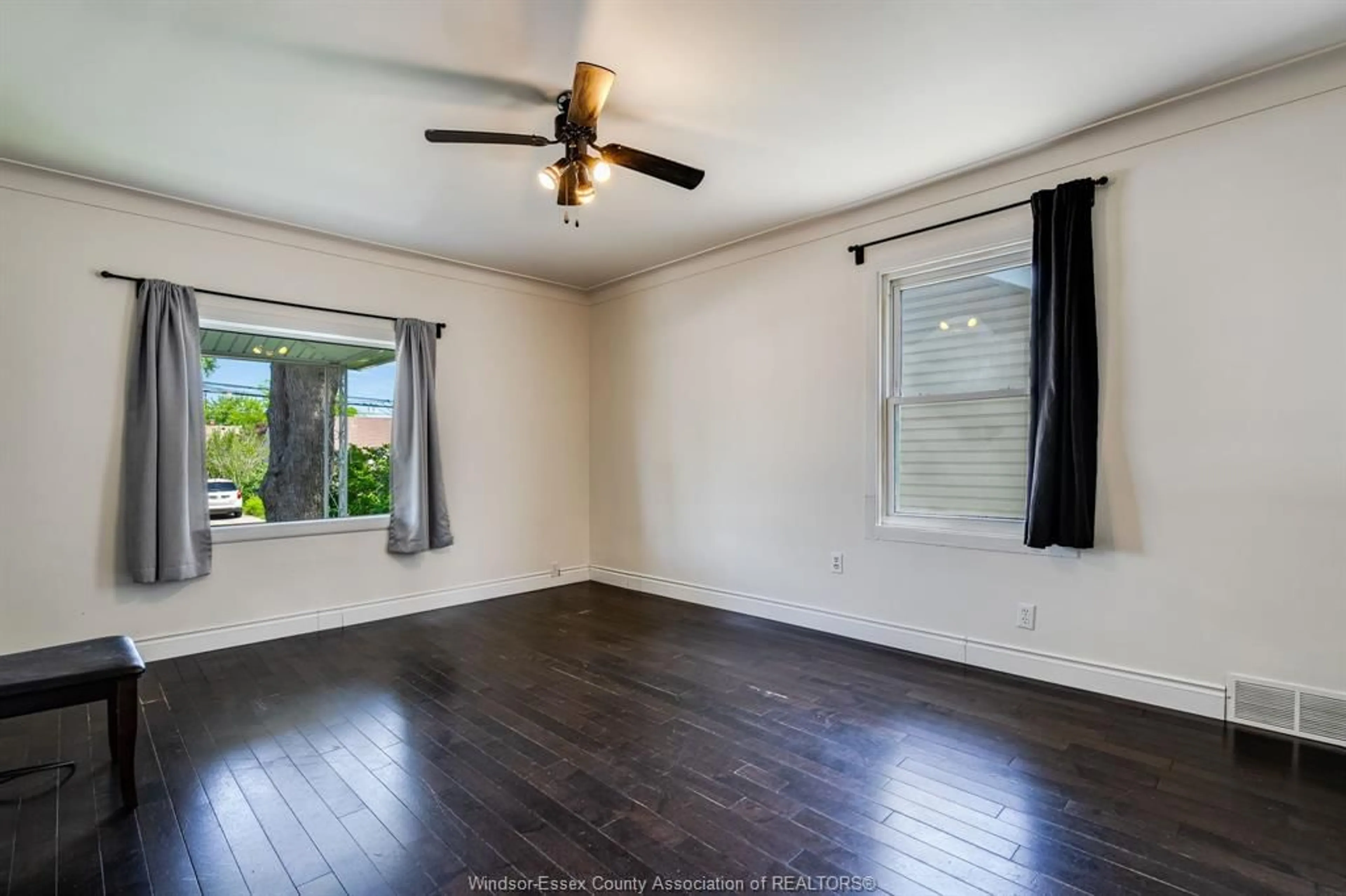 A pic of a room for 1359 Elm Ave, Windsor Ontario N8X 2B7