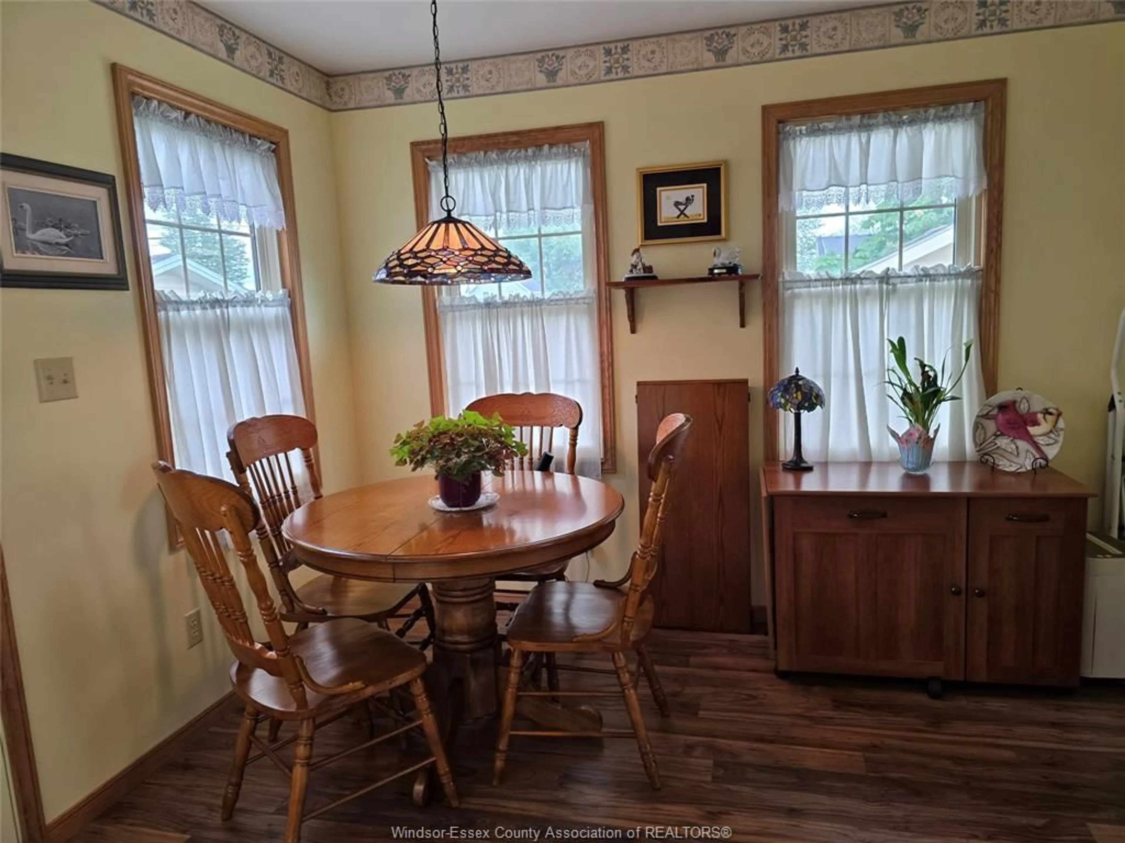 Dining room, wood/laminate floor for 71 ELM AVE., Amherstburg Ontario N9V 1B3