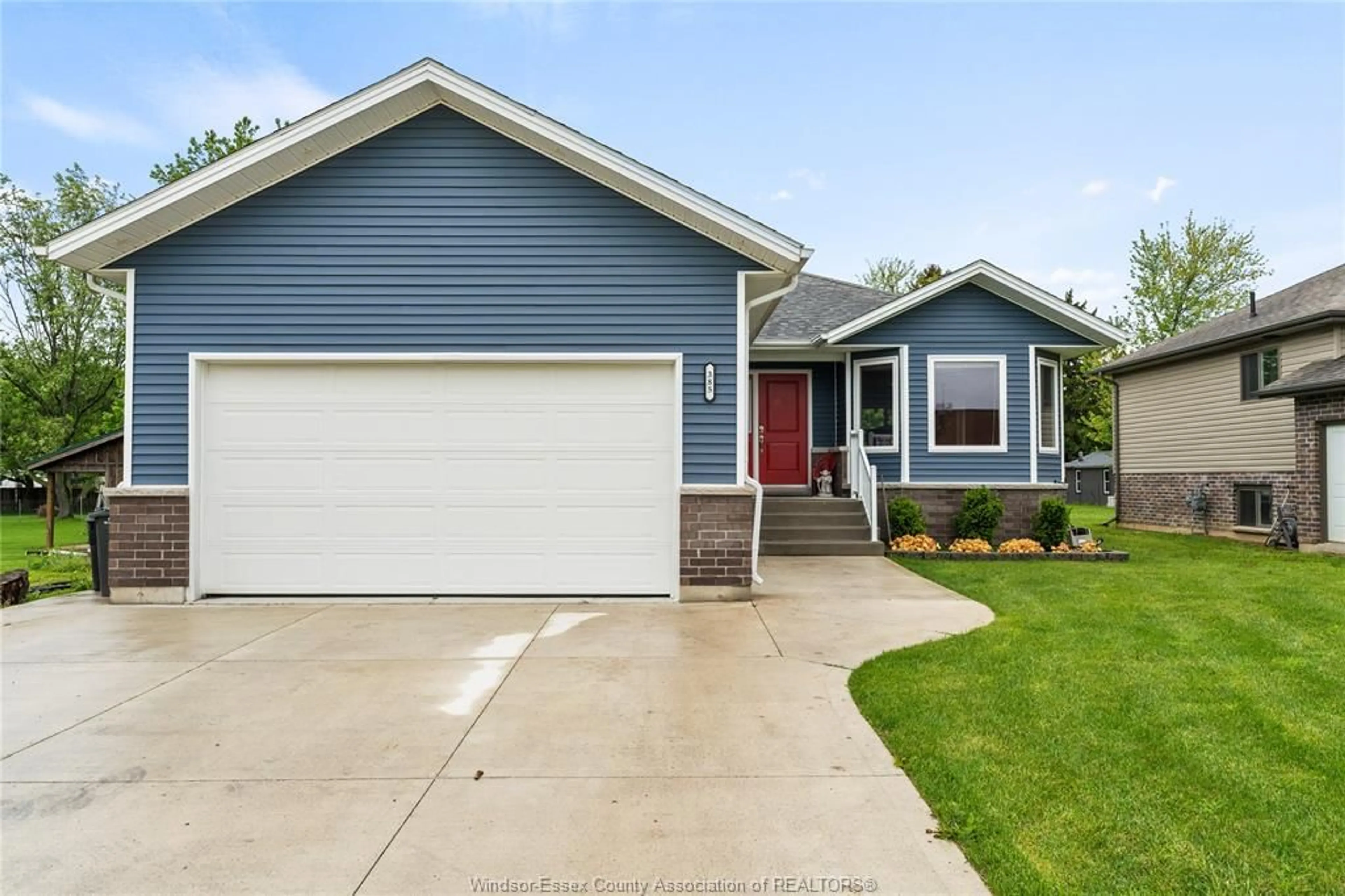 Home with vinyl exterior material, street for 385 Bagot St, Colchester Ontario N0R 1G0