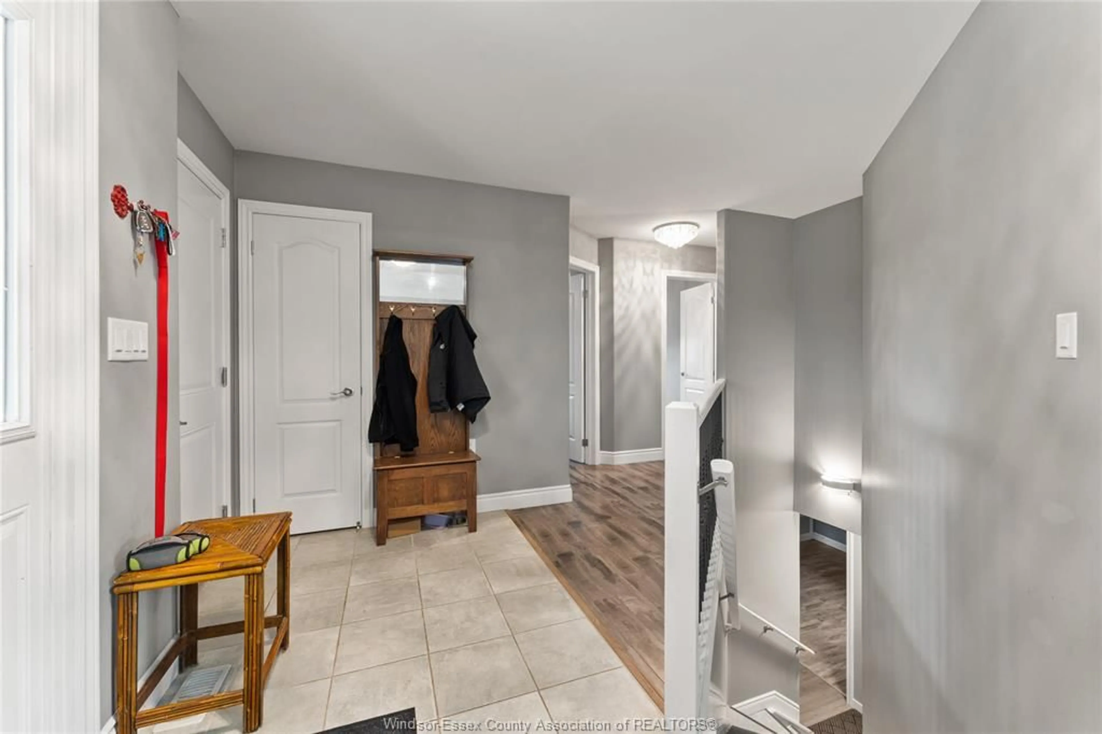 Indoor entryway for 385 Bagot St, Colchester Ontario N0R 1G0