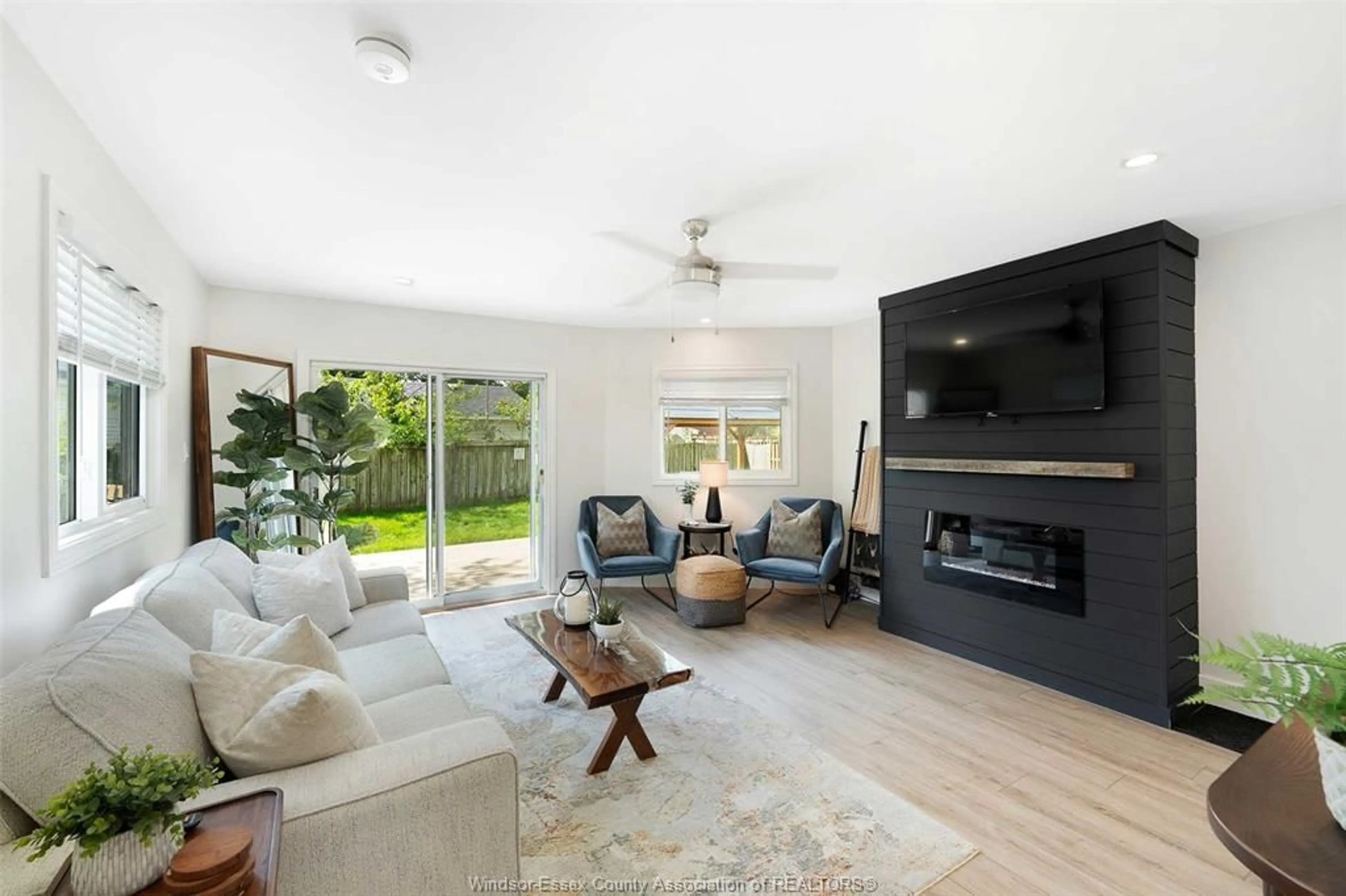 Living room with furniture, unknown for 23 Pulford St, Kingsville Ontario N9Y 1B3