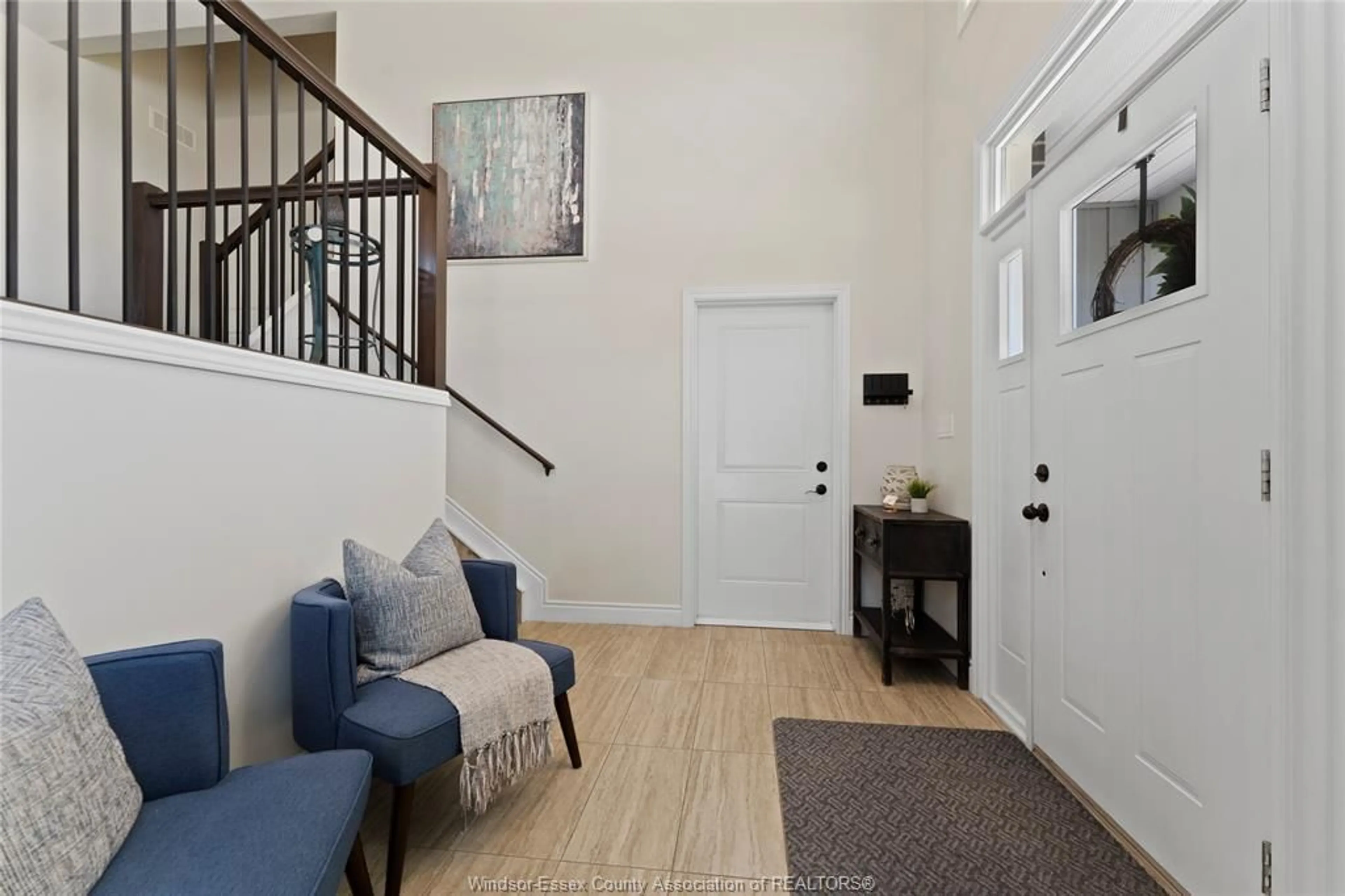 Indoor entryway for 16 Lundy, Amherstburg Ontario N9V 0G5