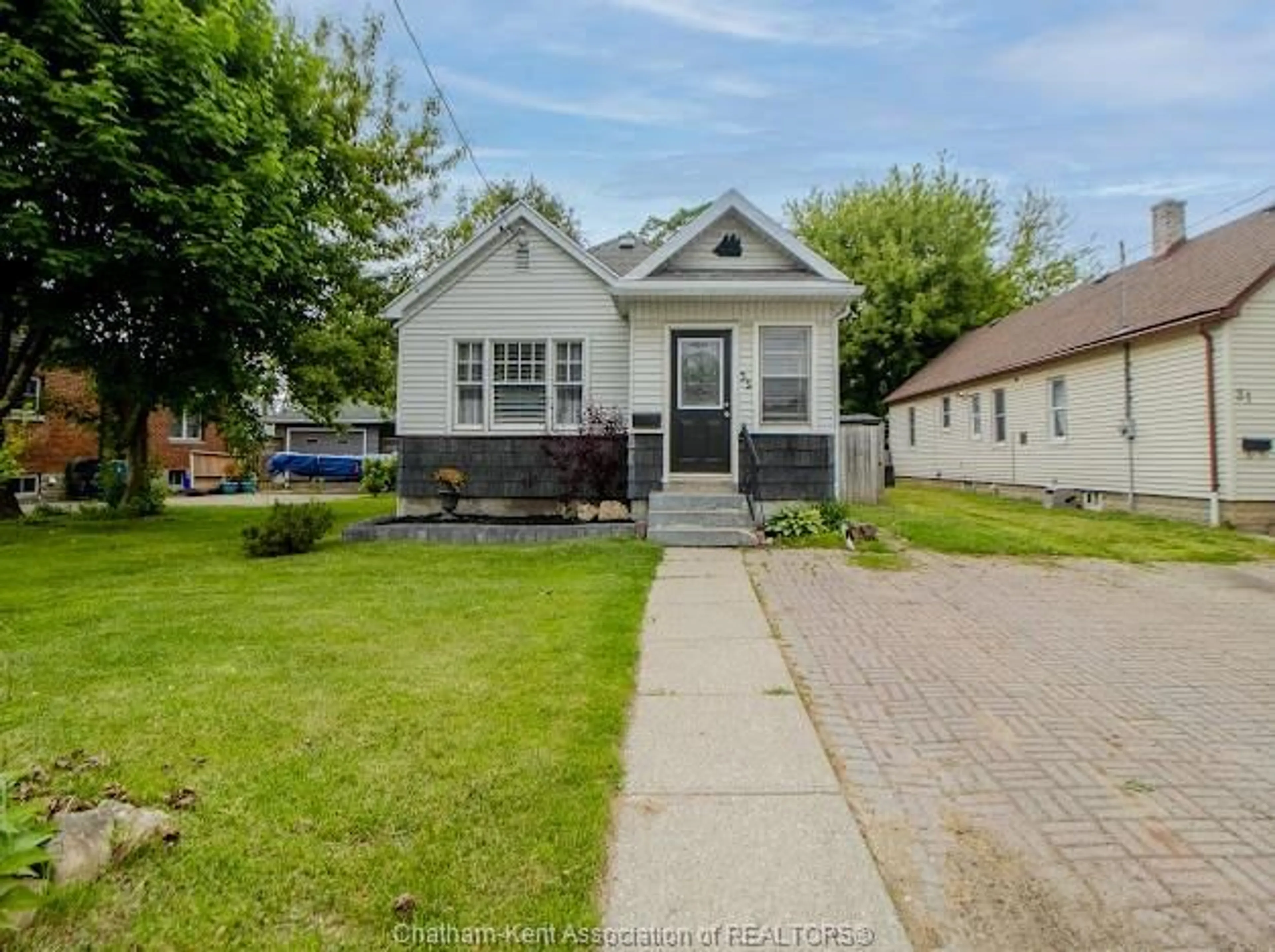 Unknown for 35 Alexandra Ave, Chatham Ontario N7M 1X9