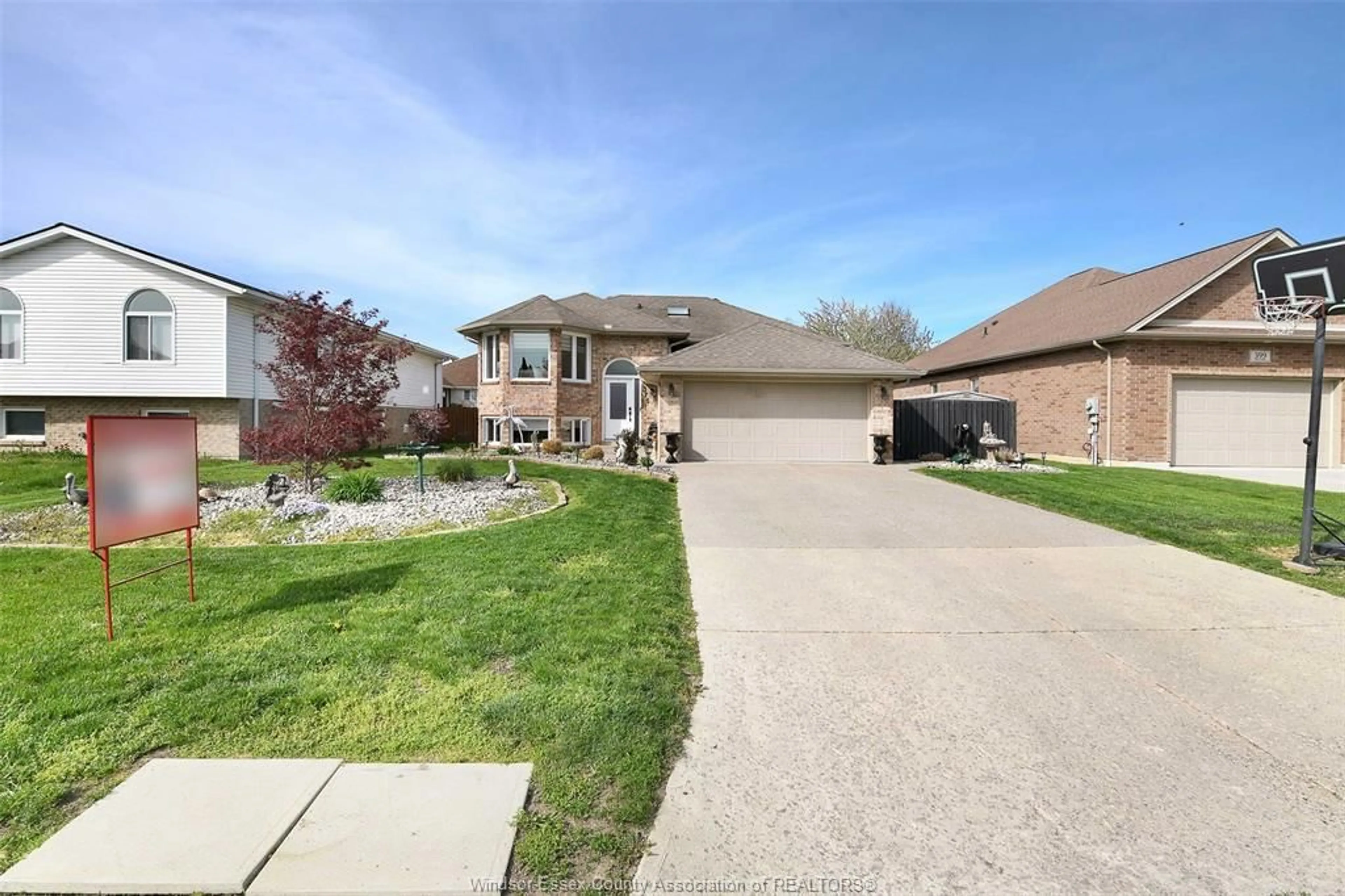 A pic from outside/outdoor area/front of a property/back of a property/a pic from drone, street for 375 GARY Ave, LaSalle Ontario N9J 1V3