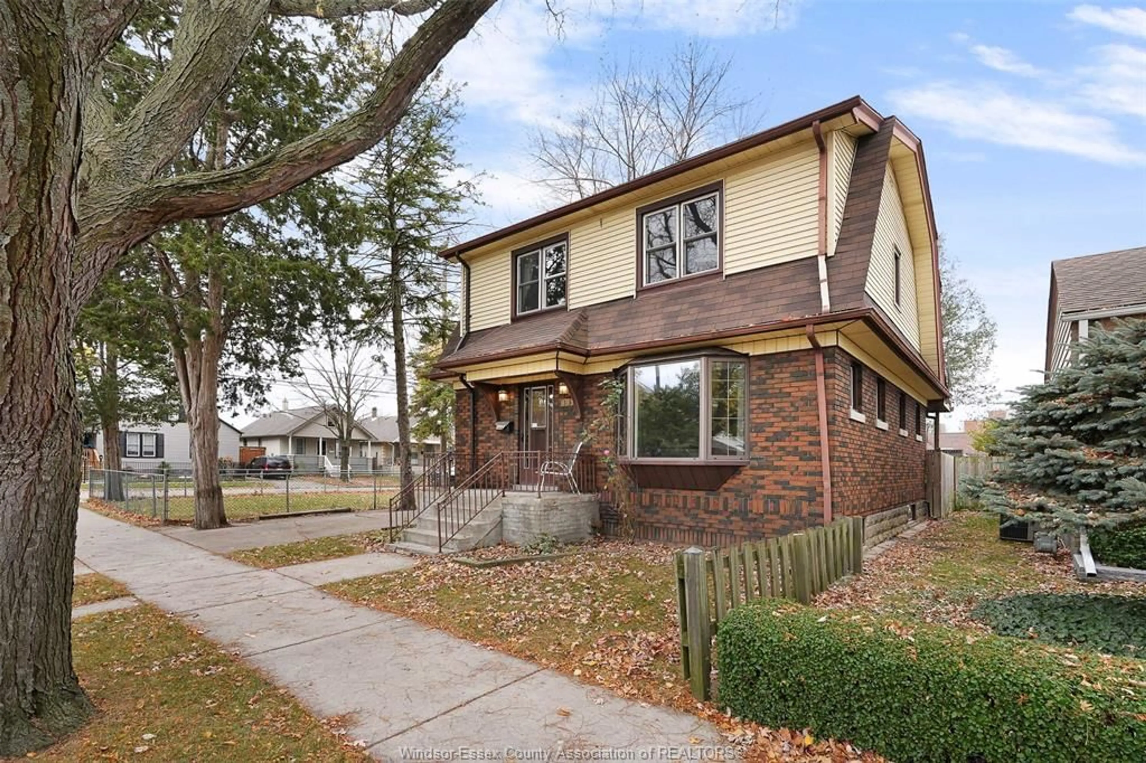Home with brick exterior material, street for 891 LOUIS, Windsor Ontario N9A 1X6