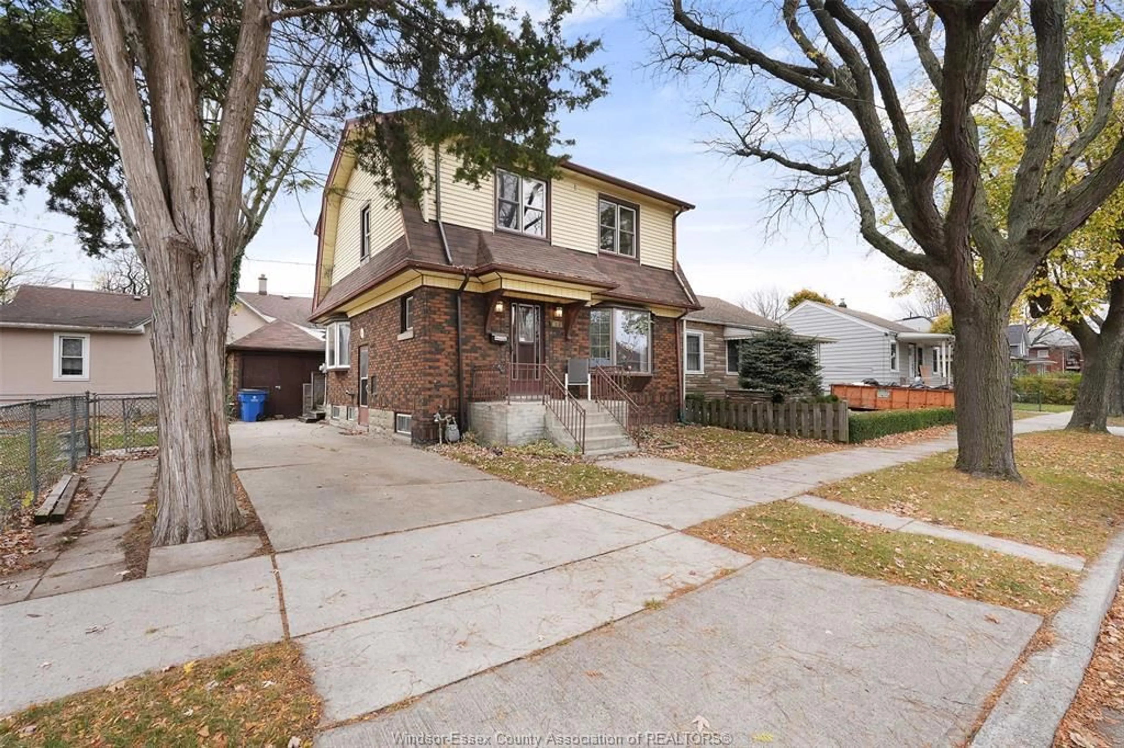 Home with brick exterior material, street for 891 LOUIS, Windsor Ontario N9A 1X6
