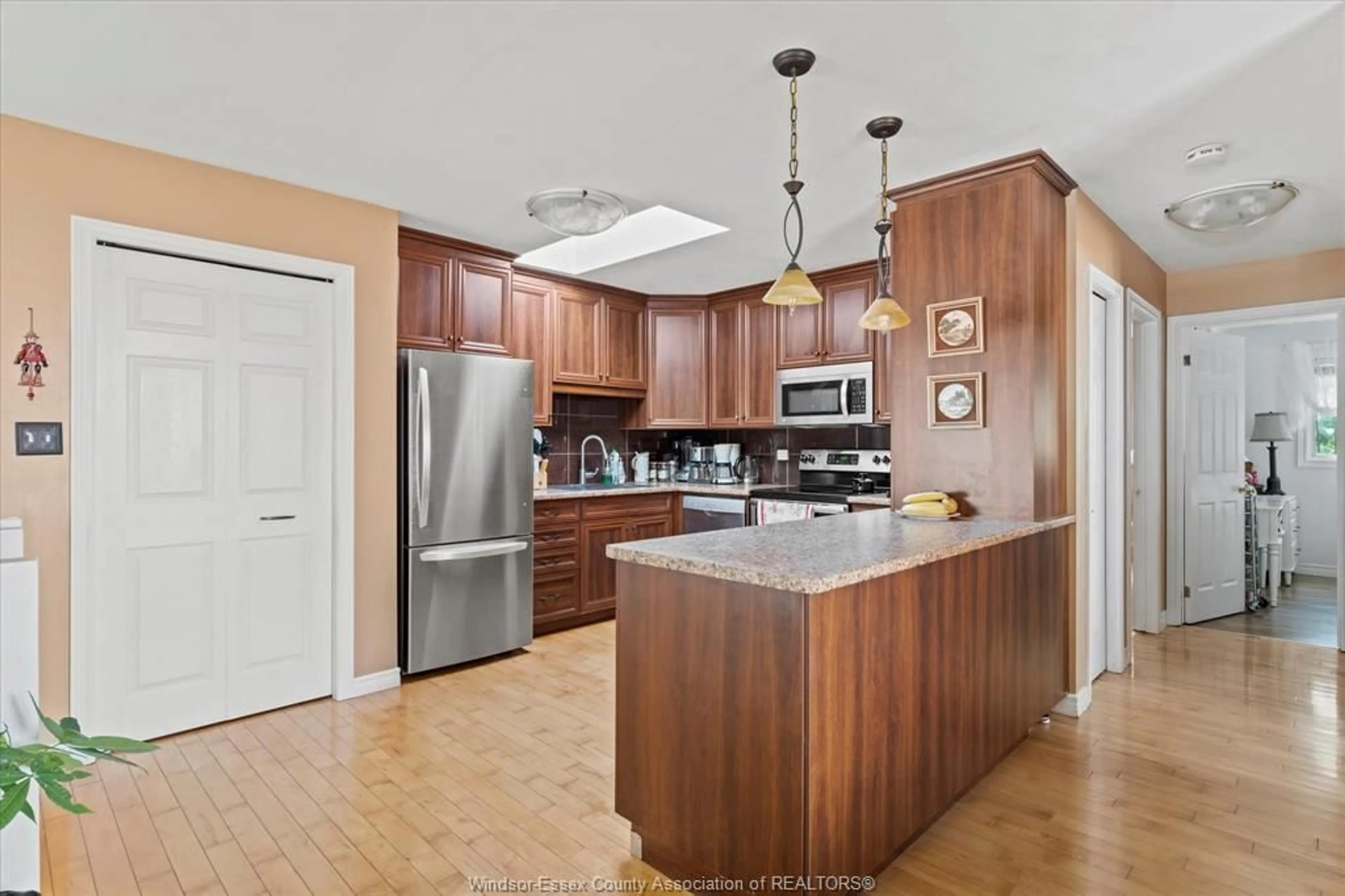 Open concept kitchen, unknown for 193 RIVERVILLA Crt, LaSalle Ontario N9J 3G9