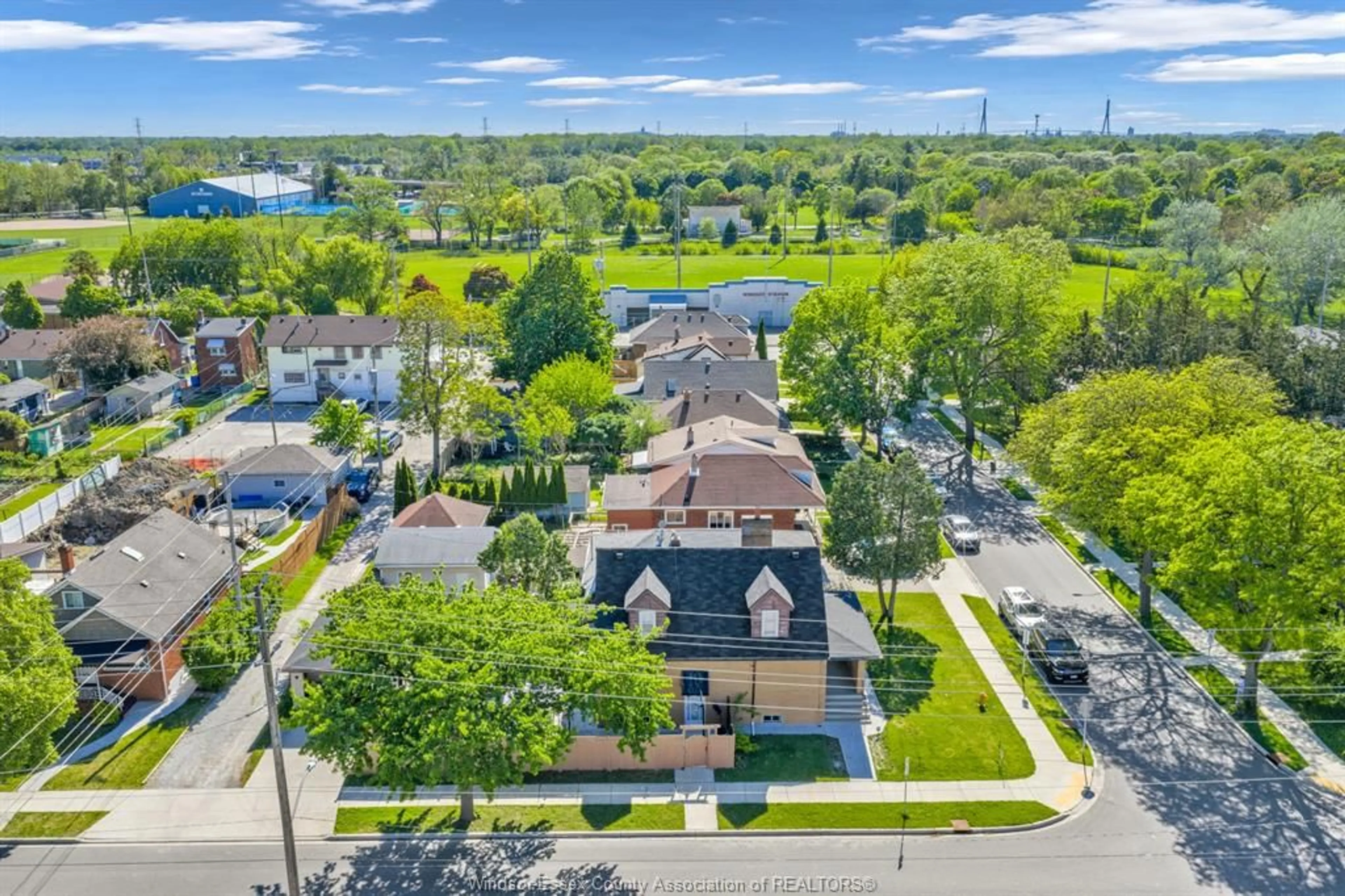 A pic from outside/outdoor area/front of a property/back of a property/a pic from drone, street for 393 LOGAN Ave, Windsor Ontario N8X 2V1