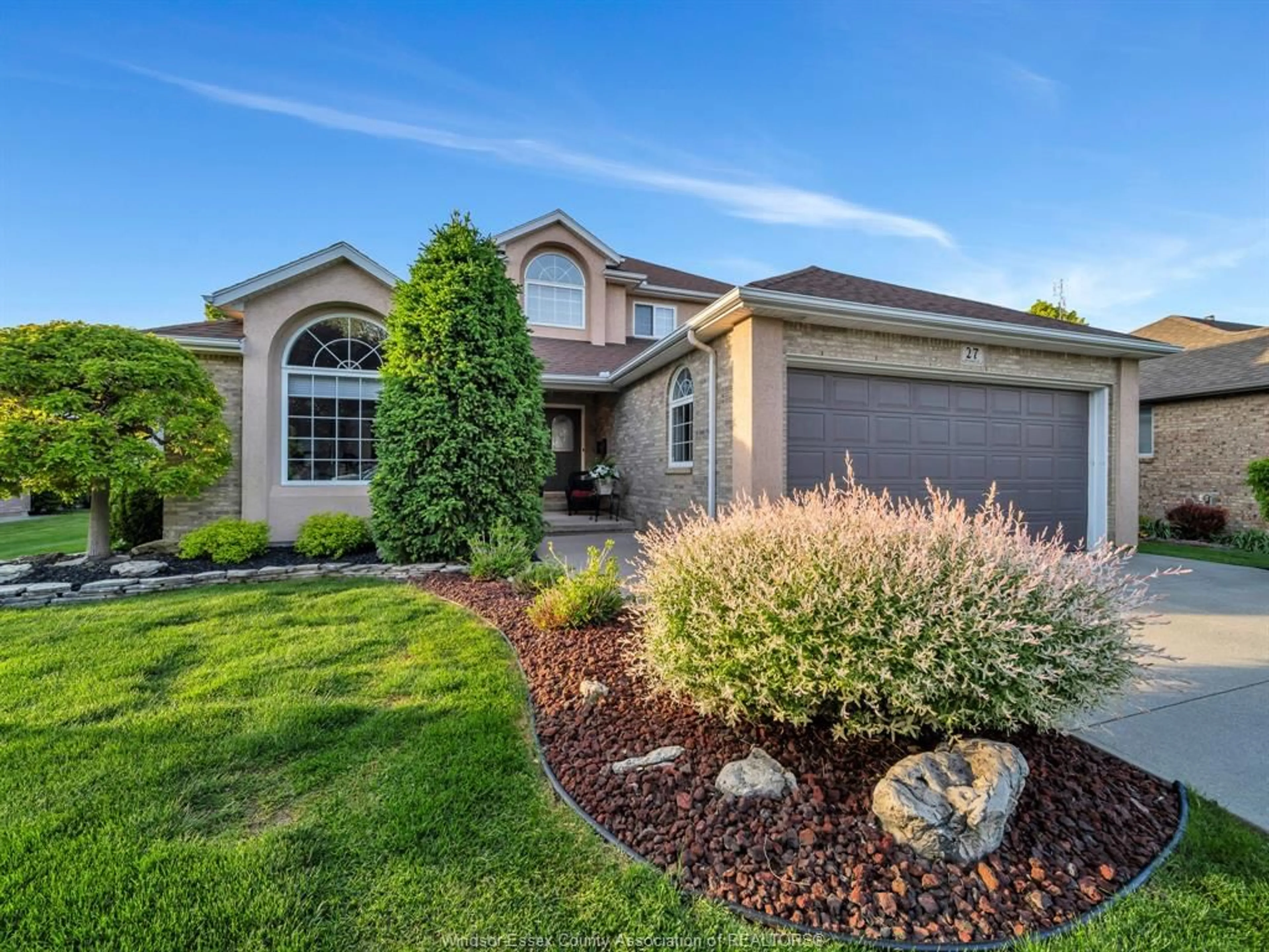 Home with brick exterior material, unknown for 27 Cheyenne Crt, Leamington Ontario N8H 5E2