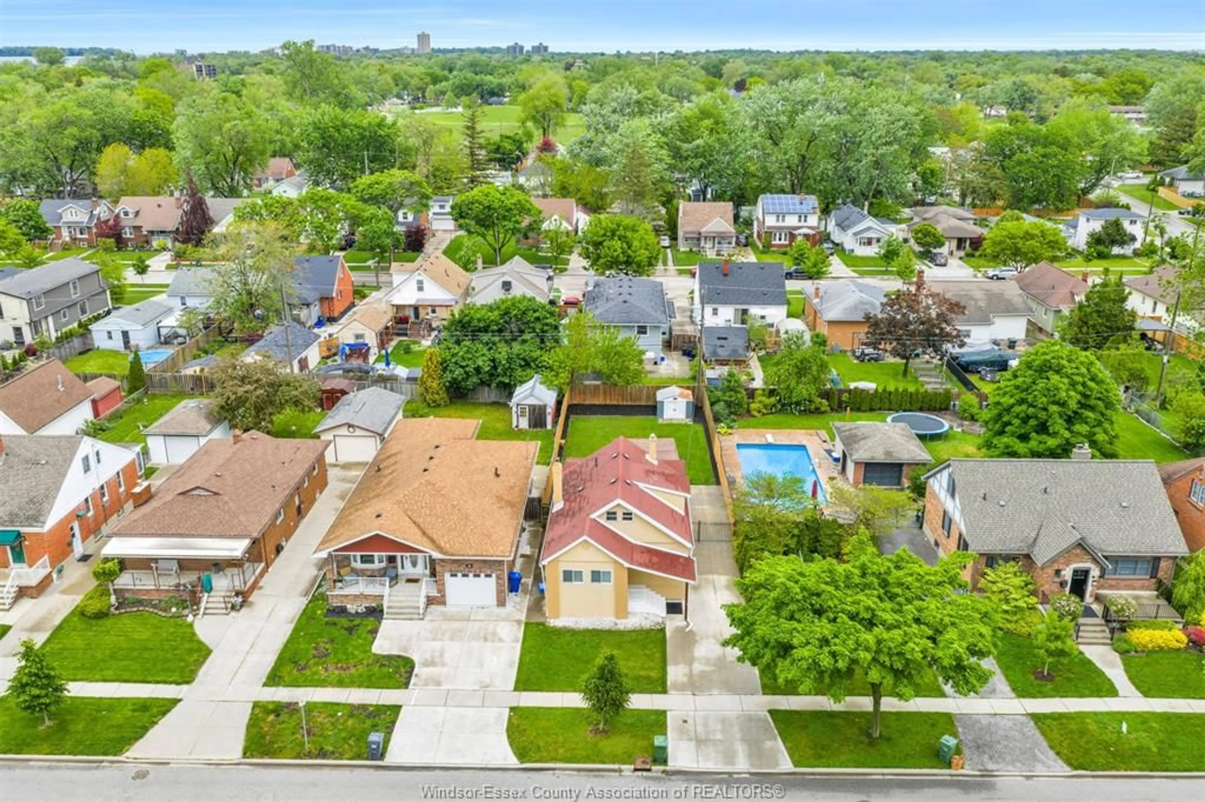 A pic from outside/outdoor area/front of a property/back of a property/a pic from drone, street for 972 ESDRAS Pl, Windsor Ontario N9S 2M9