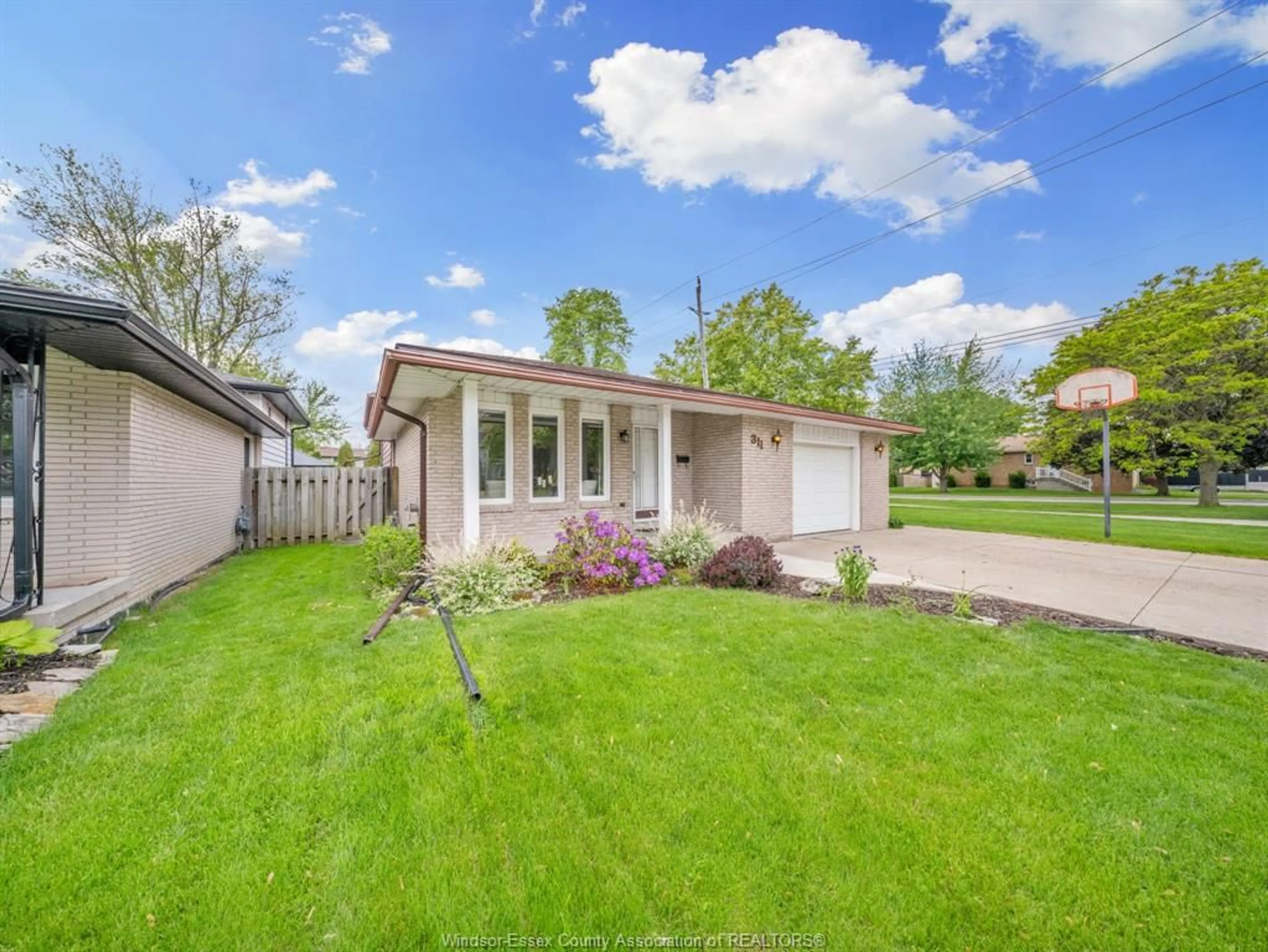 Unknown for 311 DIEPPE St, Windsor Ontario N8S 3V3