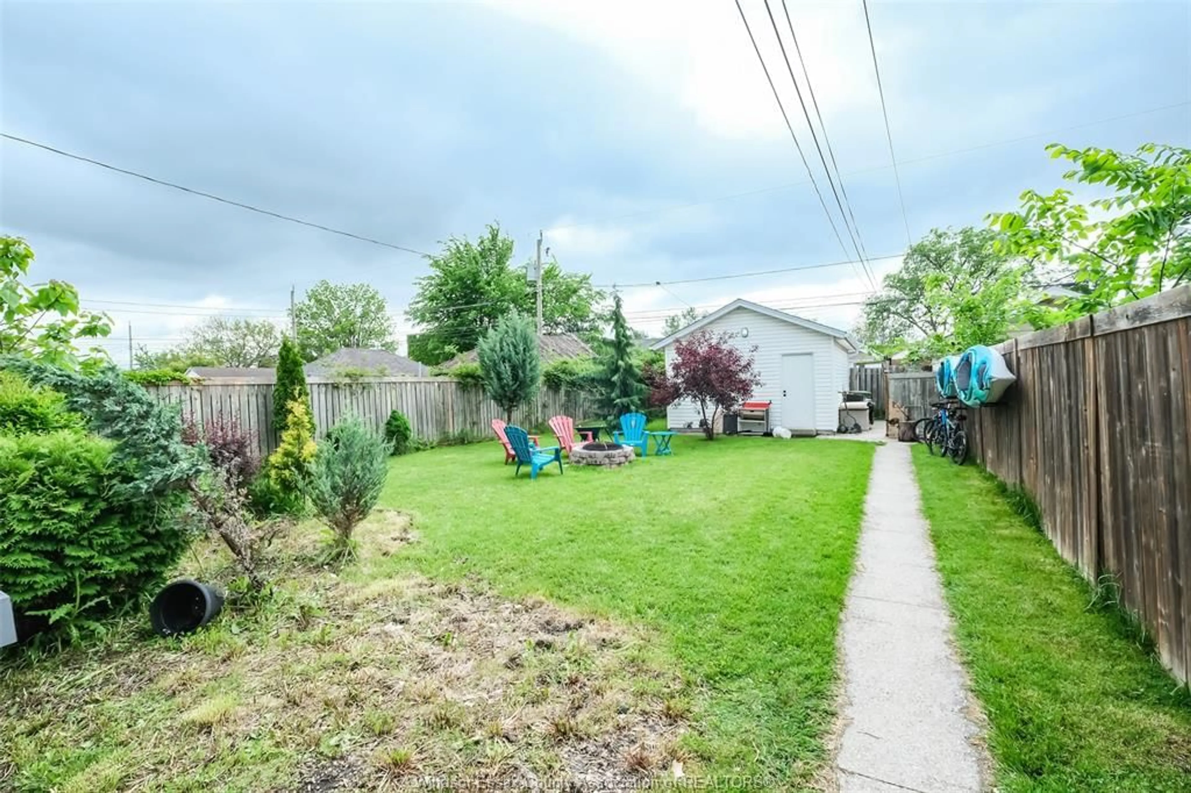 Patio, street for 1523 BENJAMIN Ave, Windsor Ontario N8X 4N3
