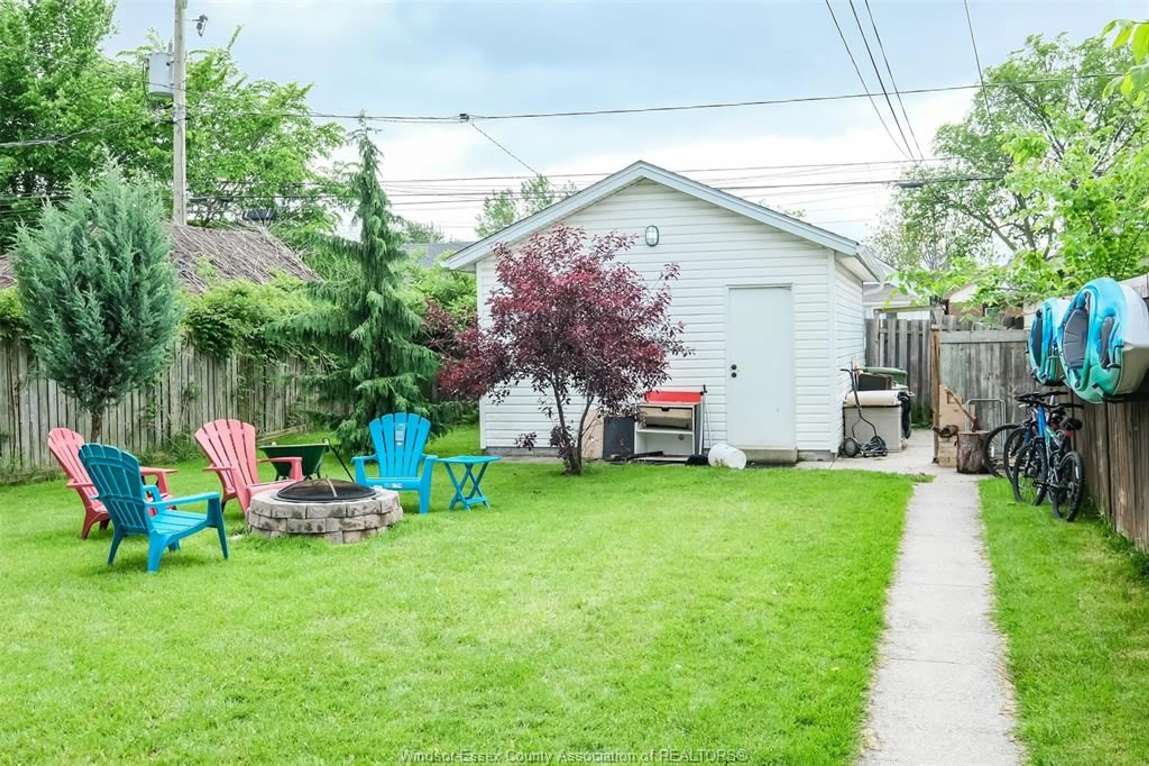 Patio, street for 1523 BENJAMIN Ave, Windsor Ontario N8X 4N3