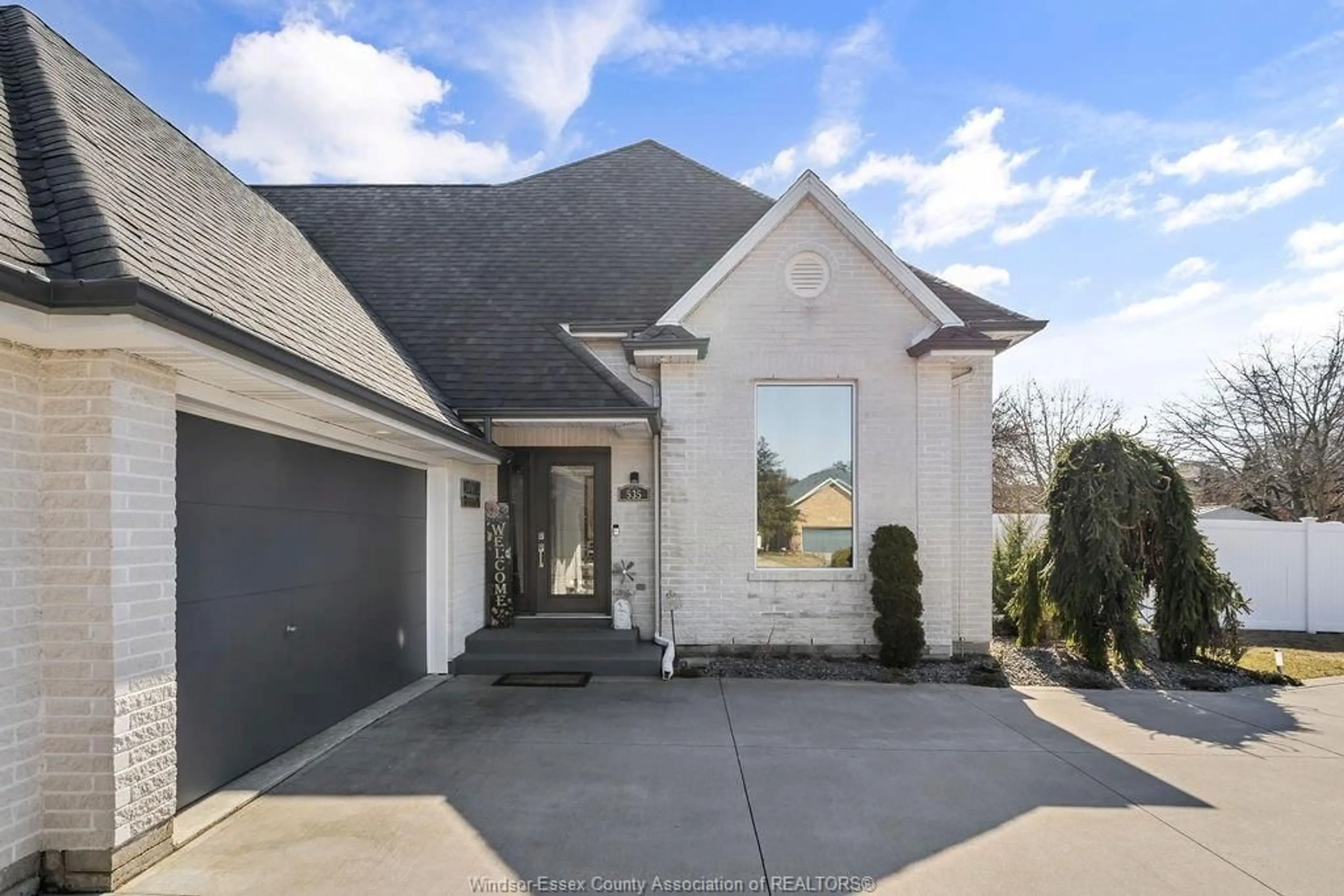 Home with brick exterior material, street for 535 LISA, Windsor Ontario N9G 2M5