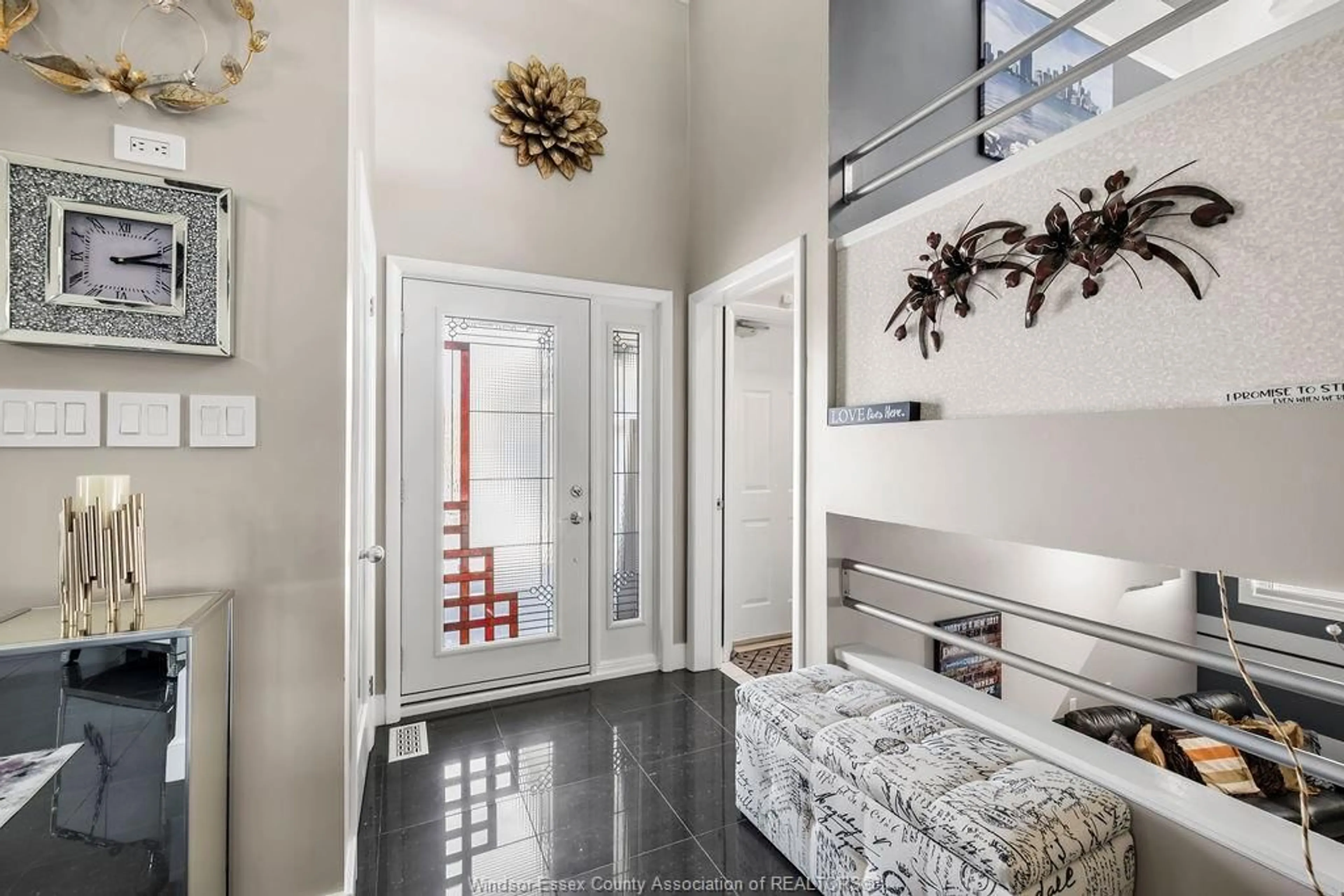 Indoor entryway for 535 LISA, Windsor Ontario N9G 2M5