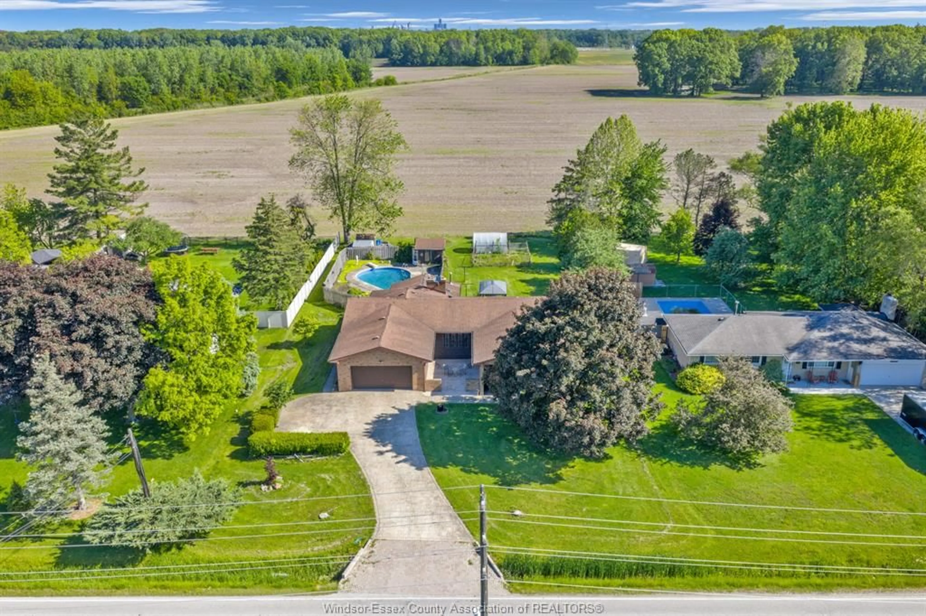 A pic from outside/outdoor area/front of a property/back of a property/a pic from drone, water/lake/river/ocean view for 2710 BOUFFARD Rd, LaSalle Ontario N9H 1W2