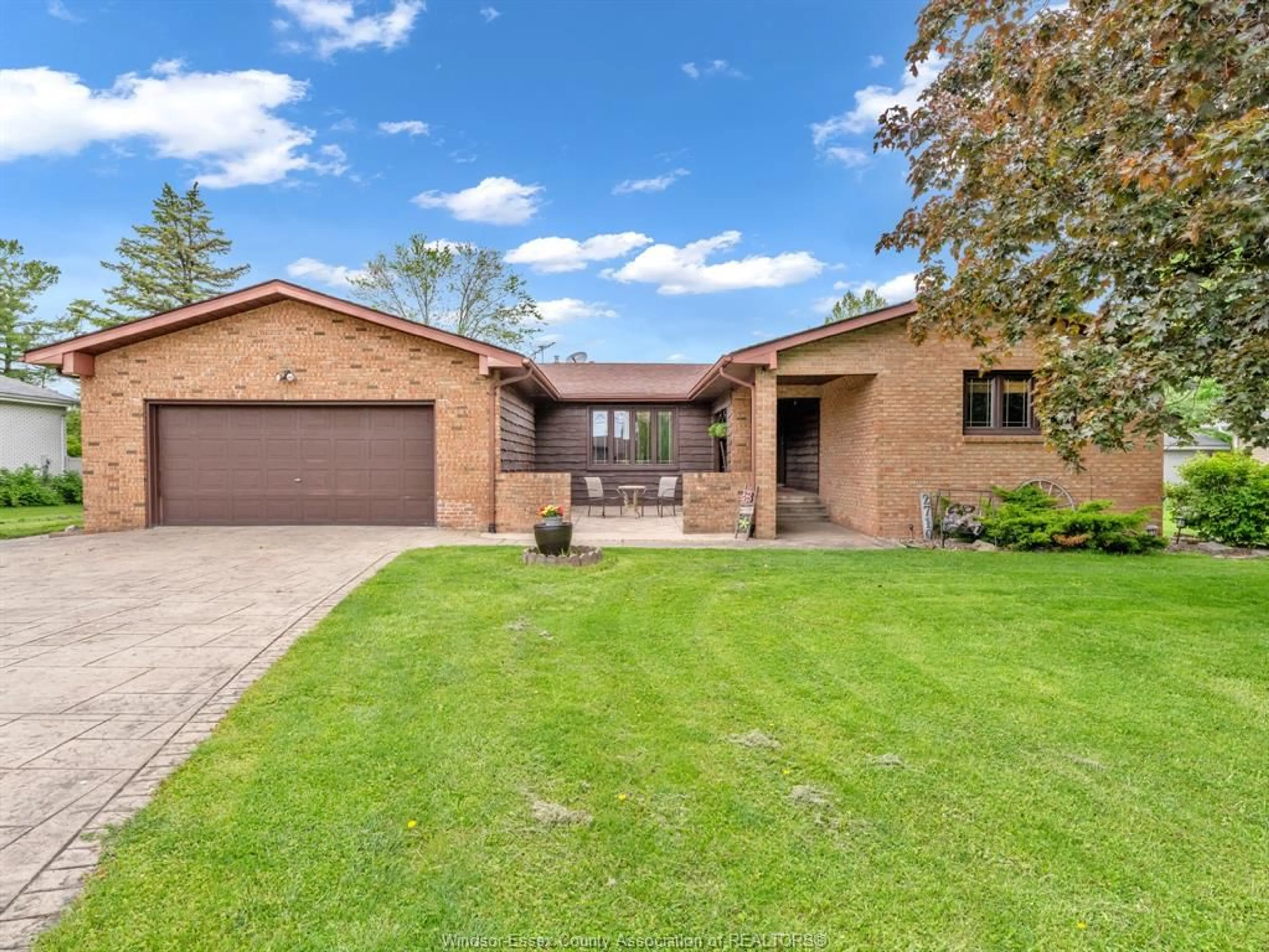 Home with brick exterior material, street for 2710 BOUFFARD Rd, LaSalle Ontario N9H 1W2