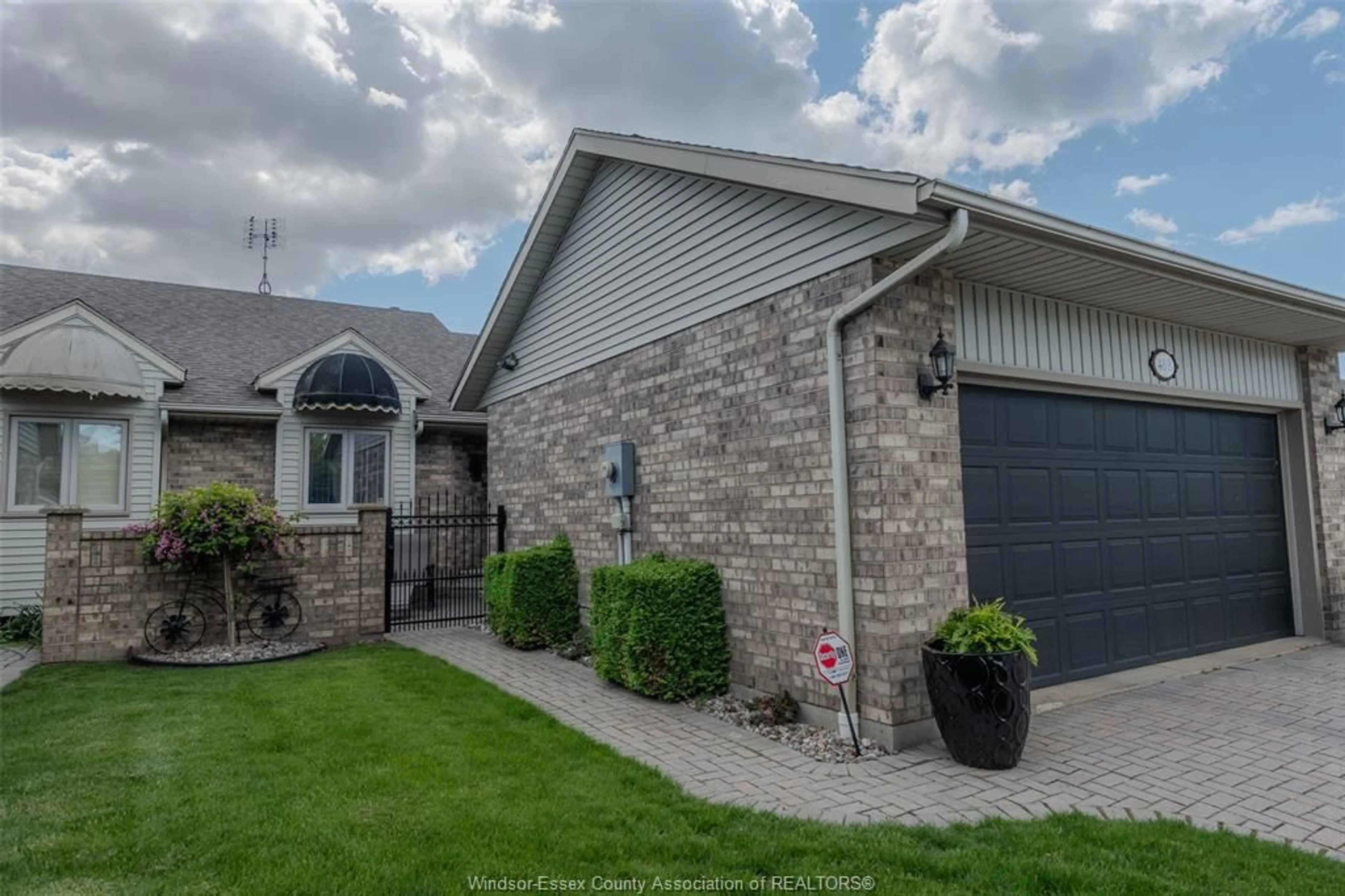 Home with brick exterior material, street for 48B CHEYENNE Crt, Leamington Ontario N8H 5E3