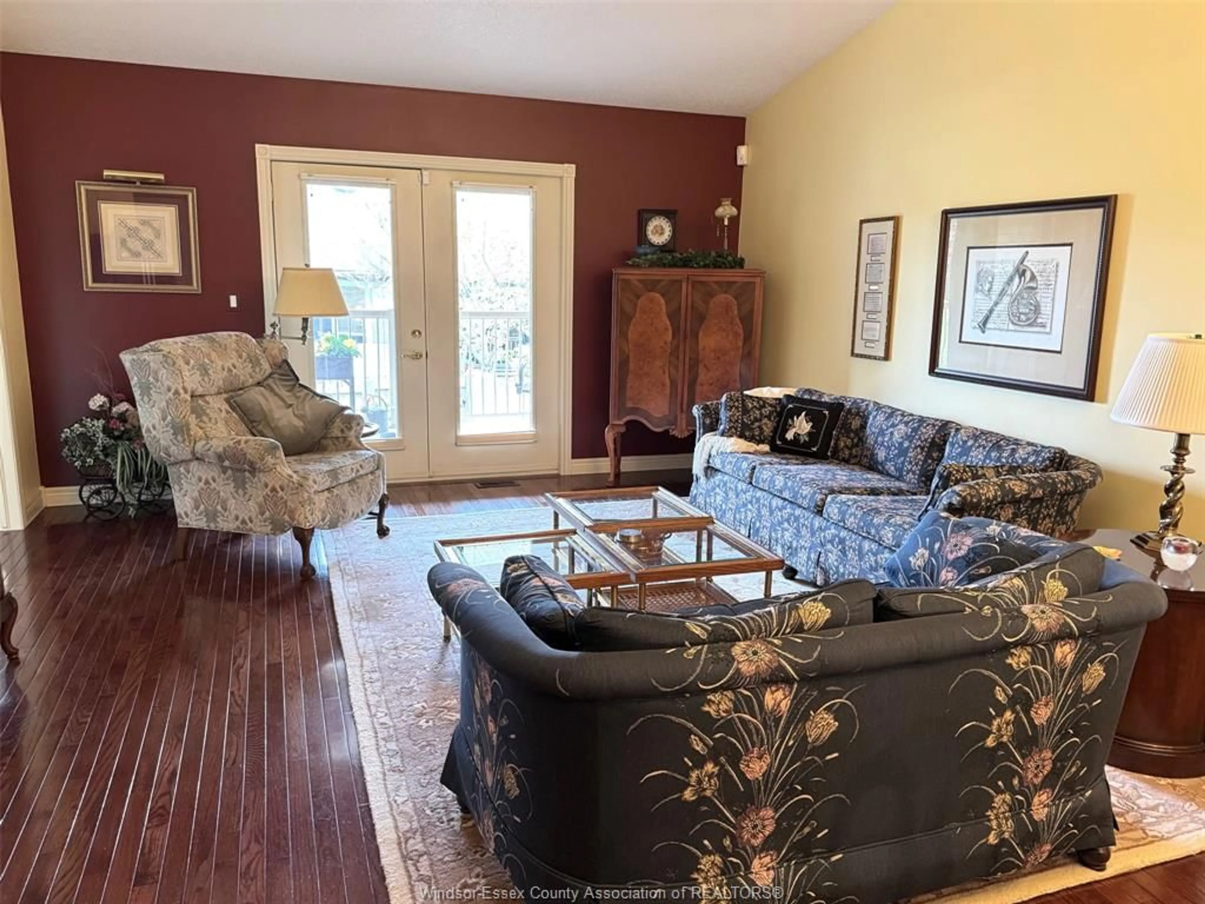 Living room with furniture, unknown for 67 QUEENS HILL Cres, Leamington Ontario N8H 5M5