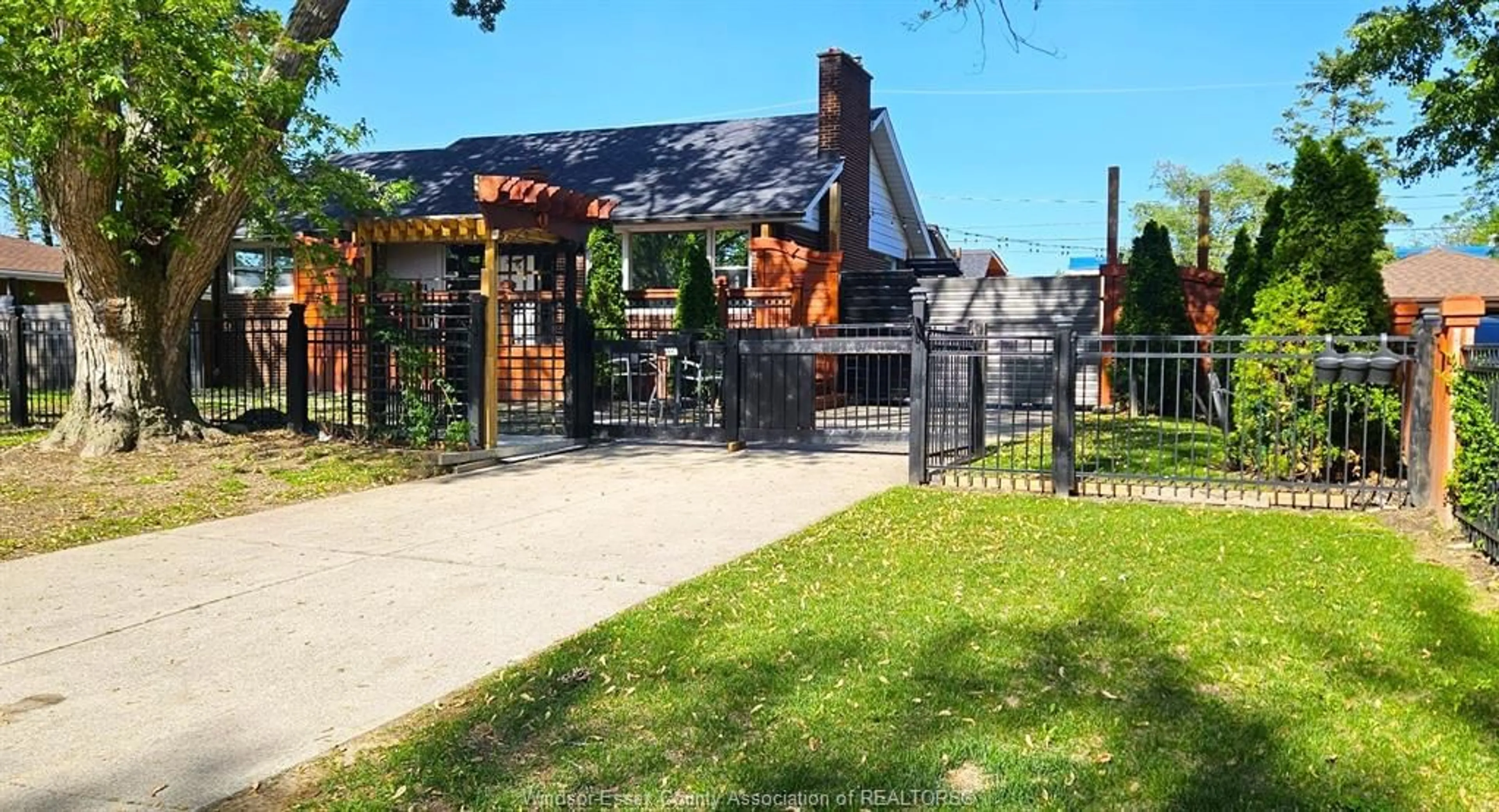 Patio, street for 3310 RANKIN Ave, Windsor Ontario N9E 3C1