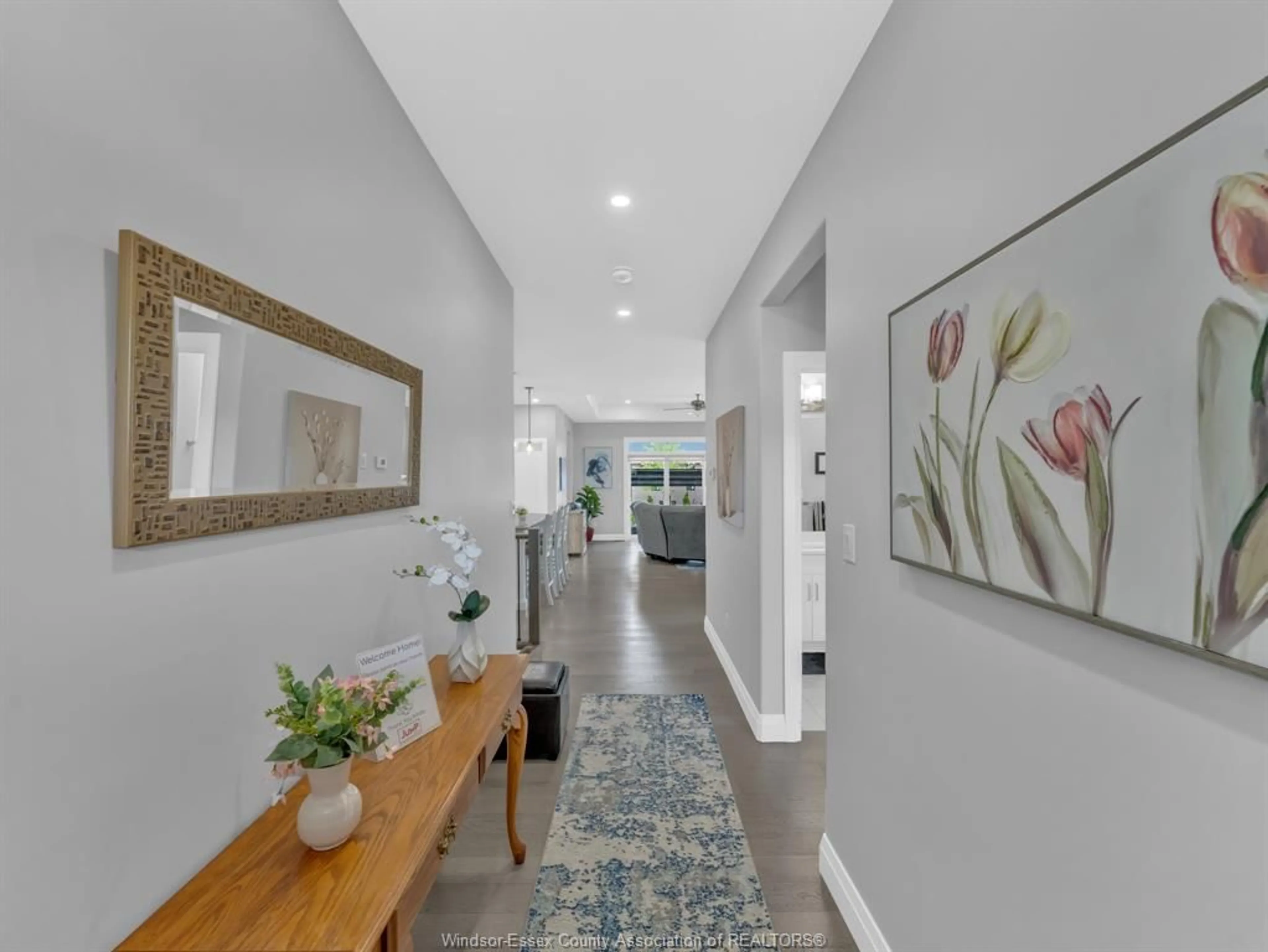 Indoor entryway for 2606 Clearwater, Windsor Ontario N8P 0G3
