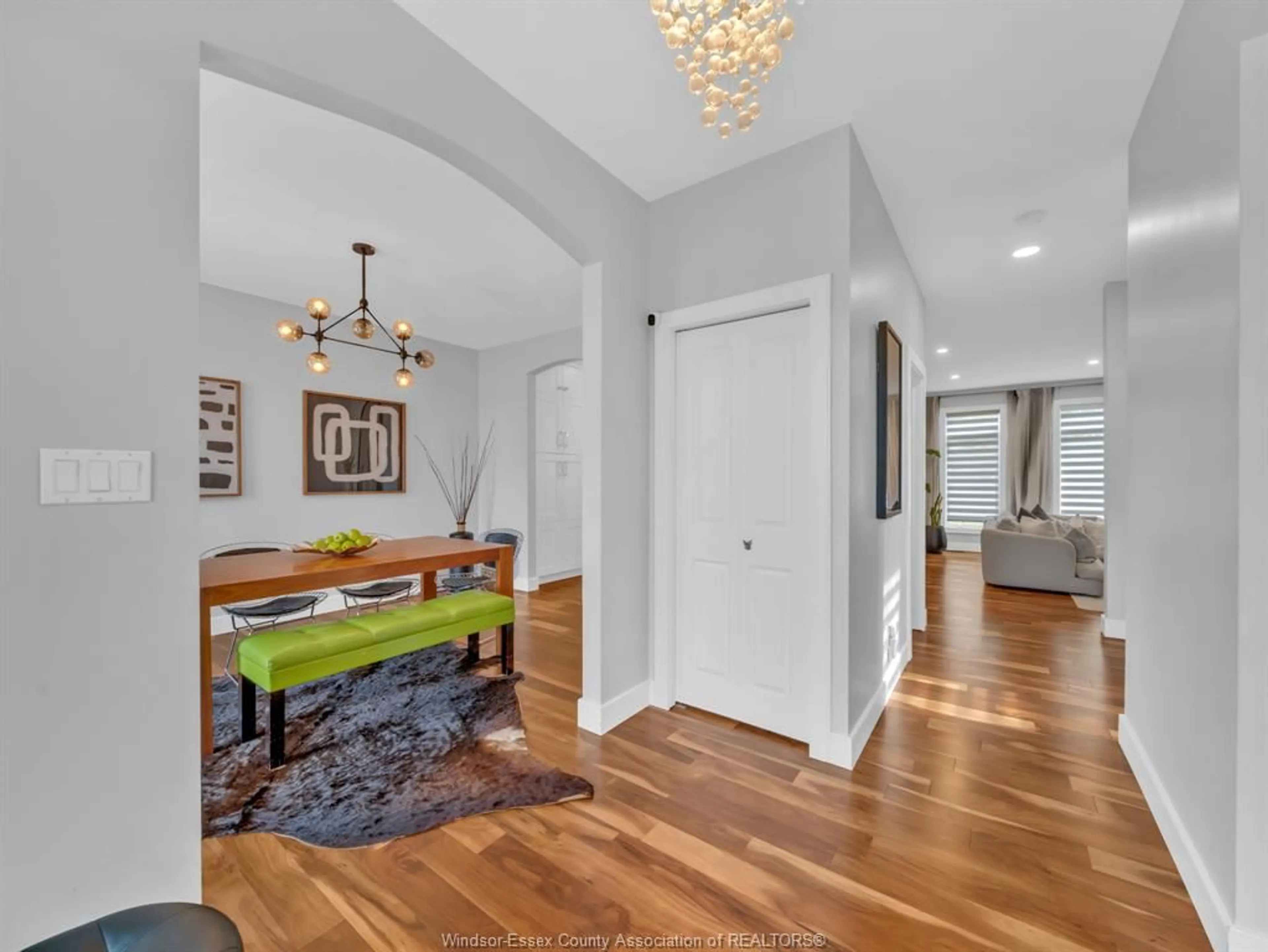 Indoor entryway for 1083 REGENCY Cres, Lakeshore Ontario N0R 1A0