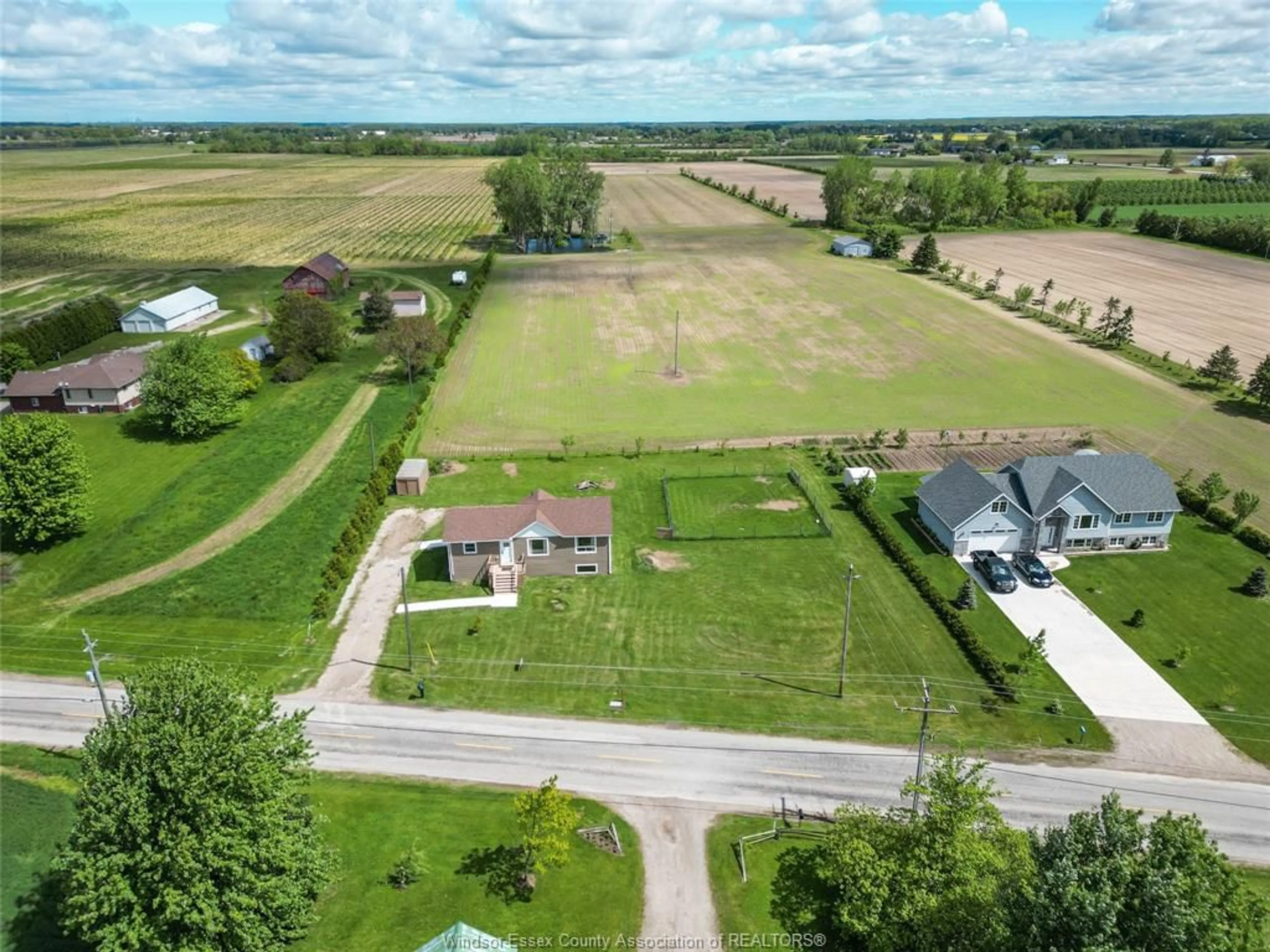 A pic from outside/outdoor area/front of a property/back of a property/a pic from drone, street for 1584 GORE Rd, Harrow Ontario N0R 1G0