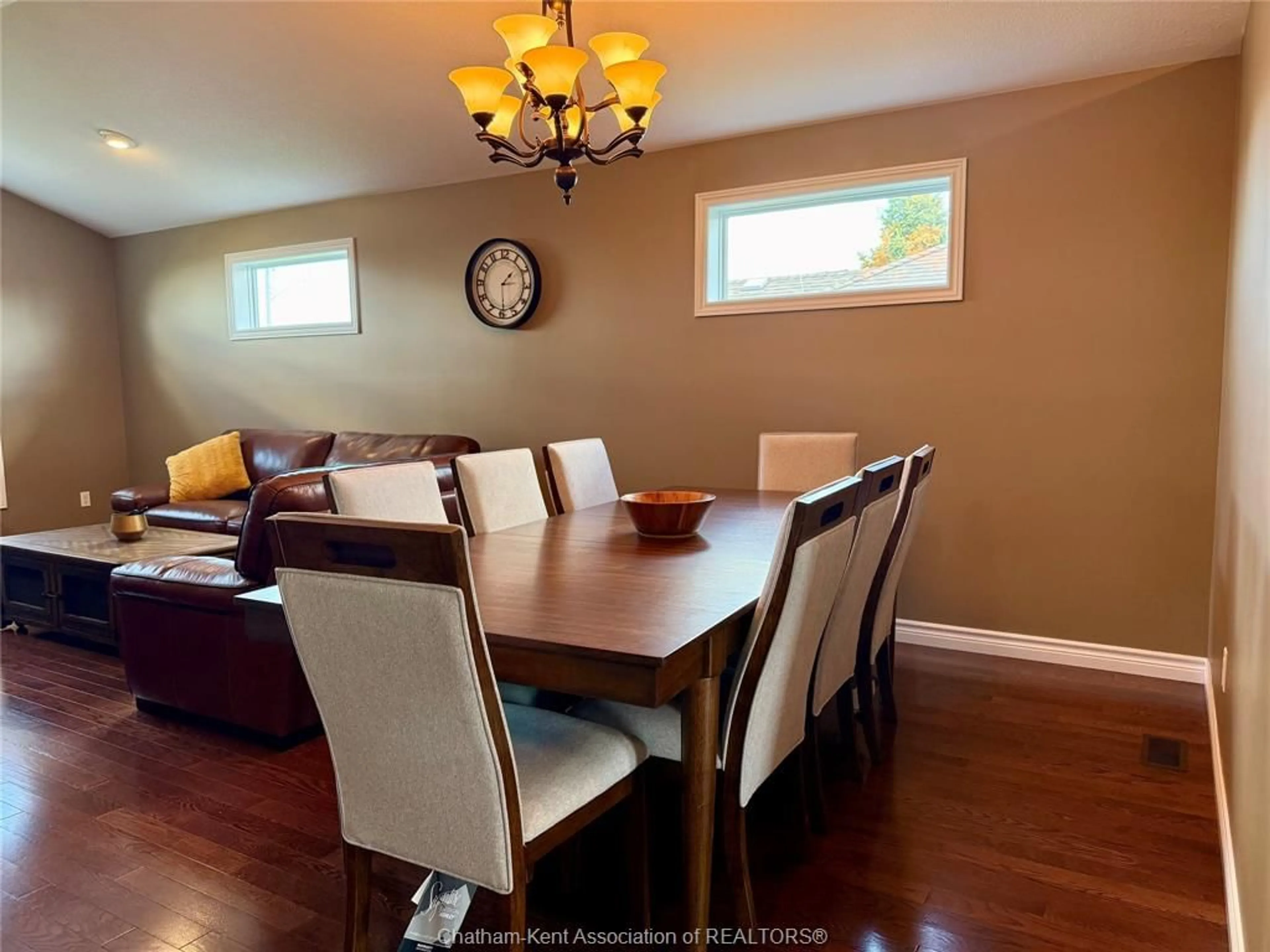 Dining room, wood/laminate floor for 118 Molengraaf Way, Chatham Ontario N7M 0A2