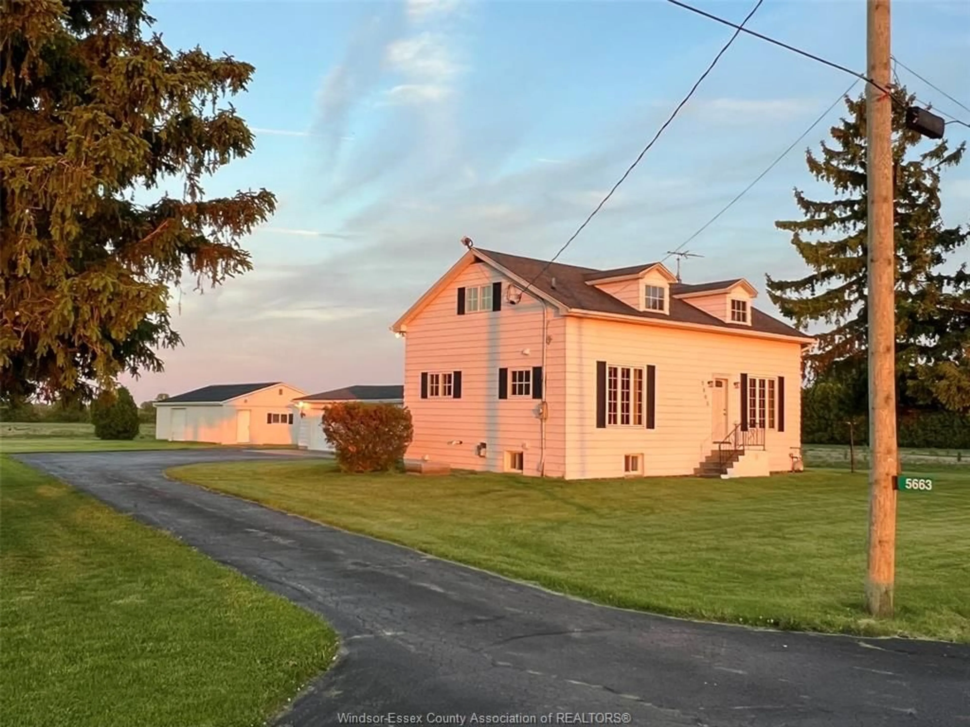 A pic from outside/outdoor area/front of a property/back of a property/a pic from drone, water/lake/river/ocean view for 5663 CONCESSION RD 5 N, Amherstburg Ontario N9V 2Y9