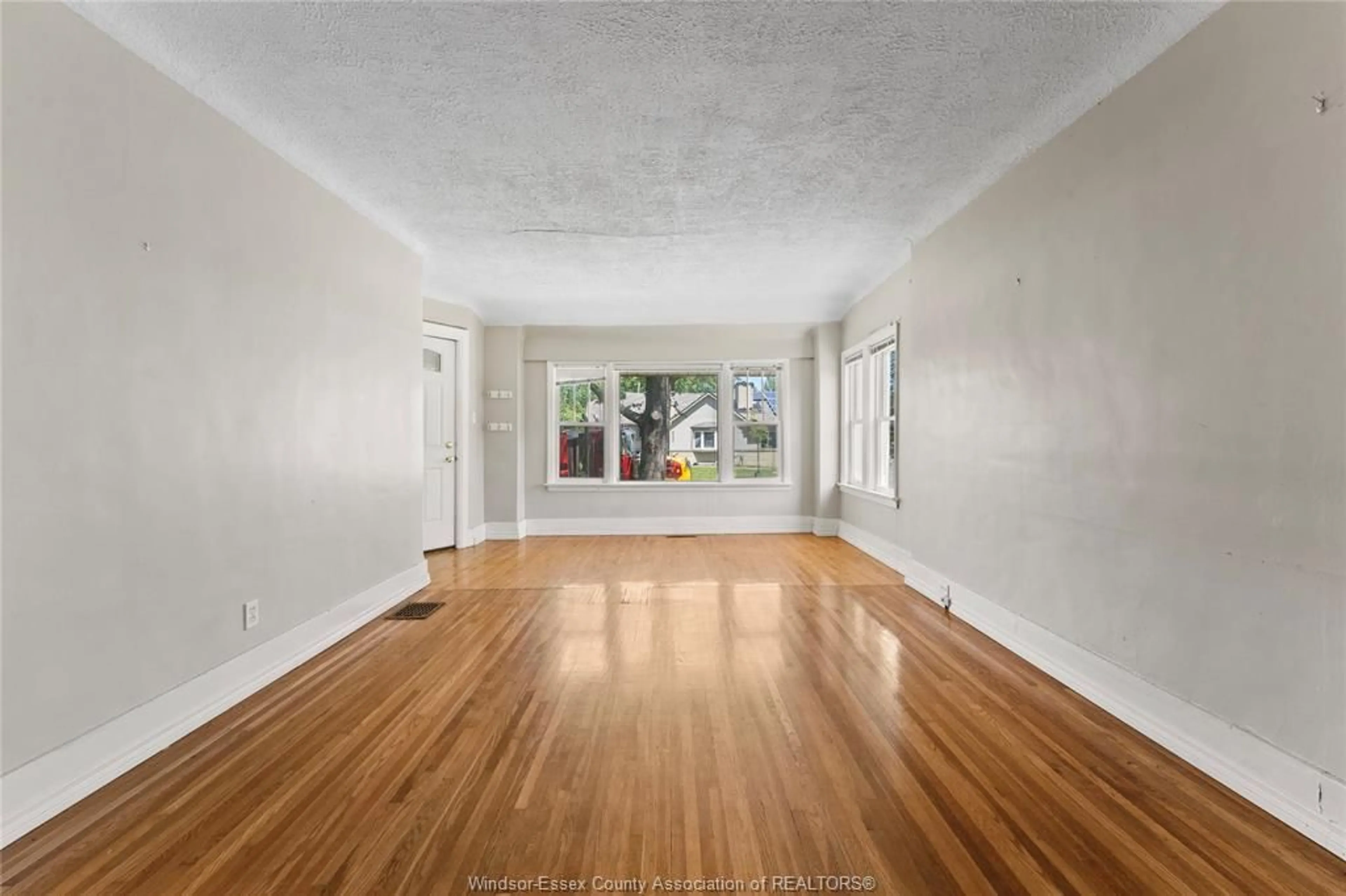 A pic of a room for 2423 PRINCESS, Windsor Ontario N8T 1V2