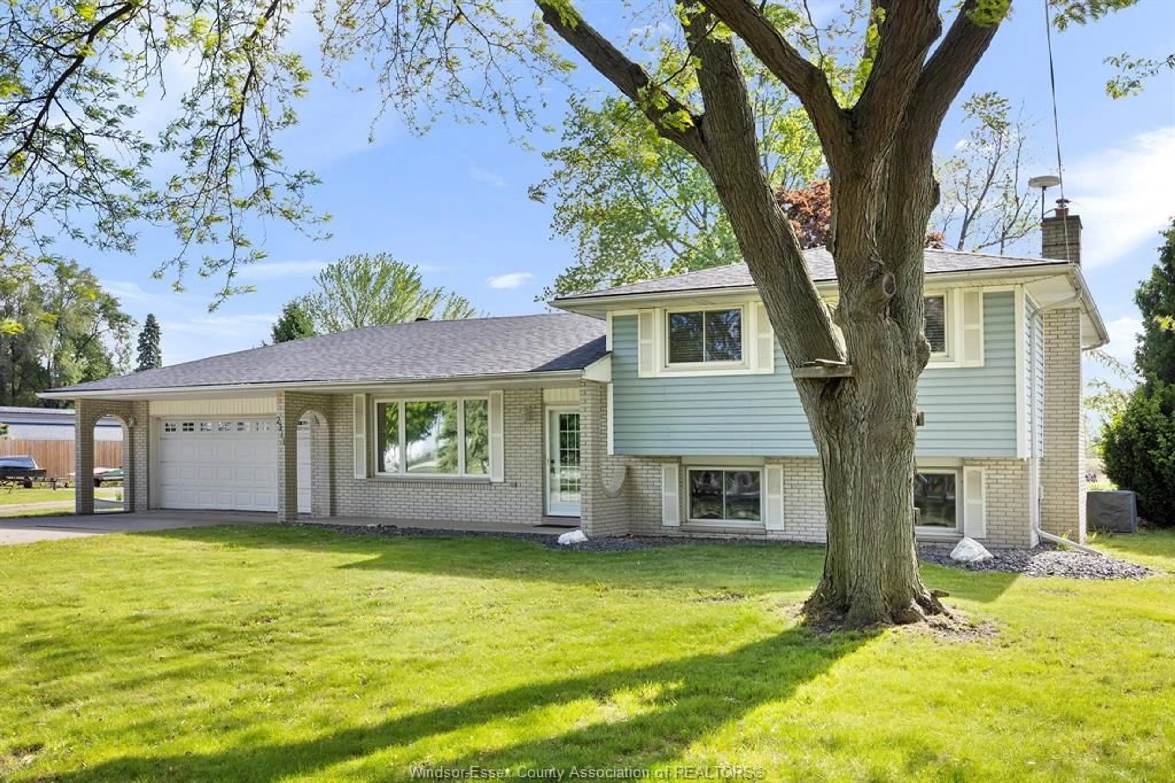 Home with vinyl exterior material, street for 2311 FRONT Rd, Amherstburg Ontario N9V 3R3