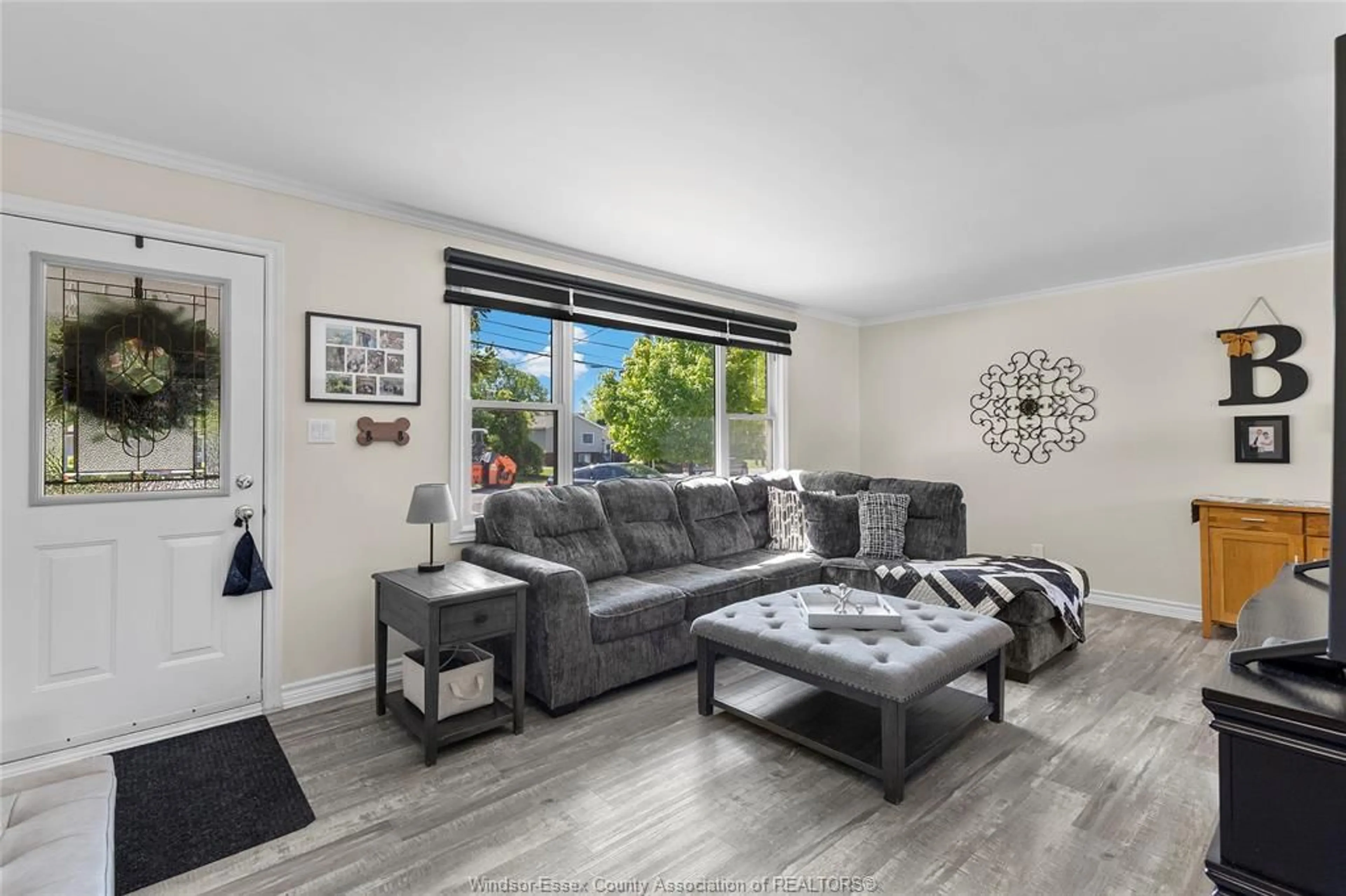 Living room with furniture, unknown for 6125 MATCHETTE Rd, LaSalle Ontario N9J 3B8